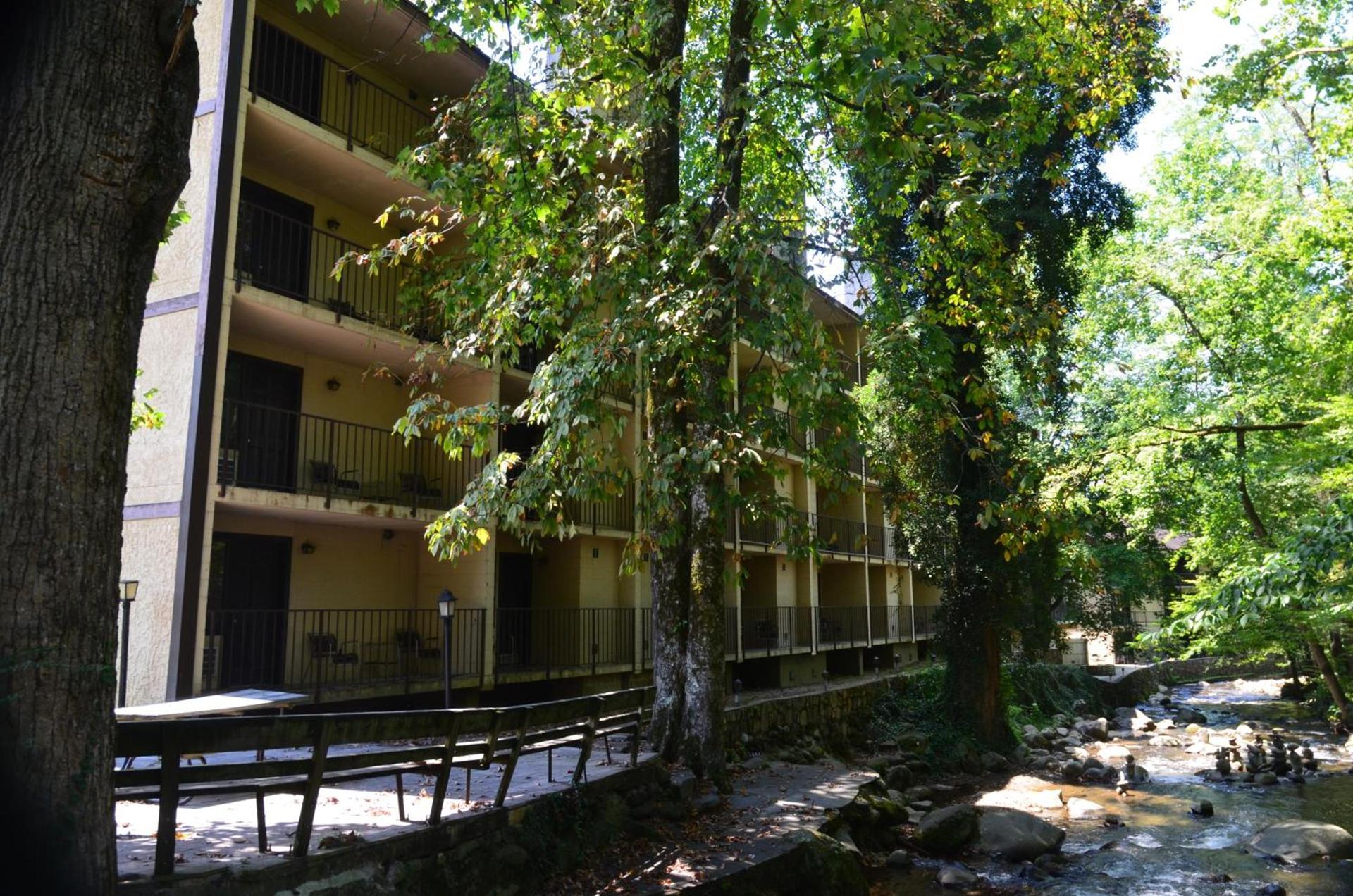 Brookside Lodge - Gatlinburg - On the River photo 63