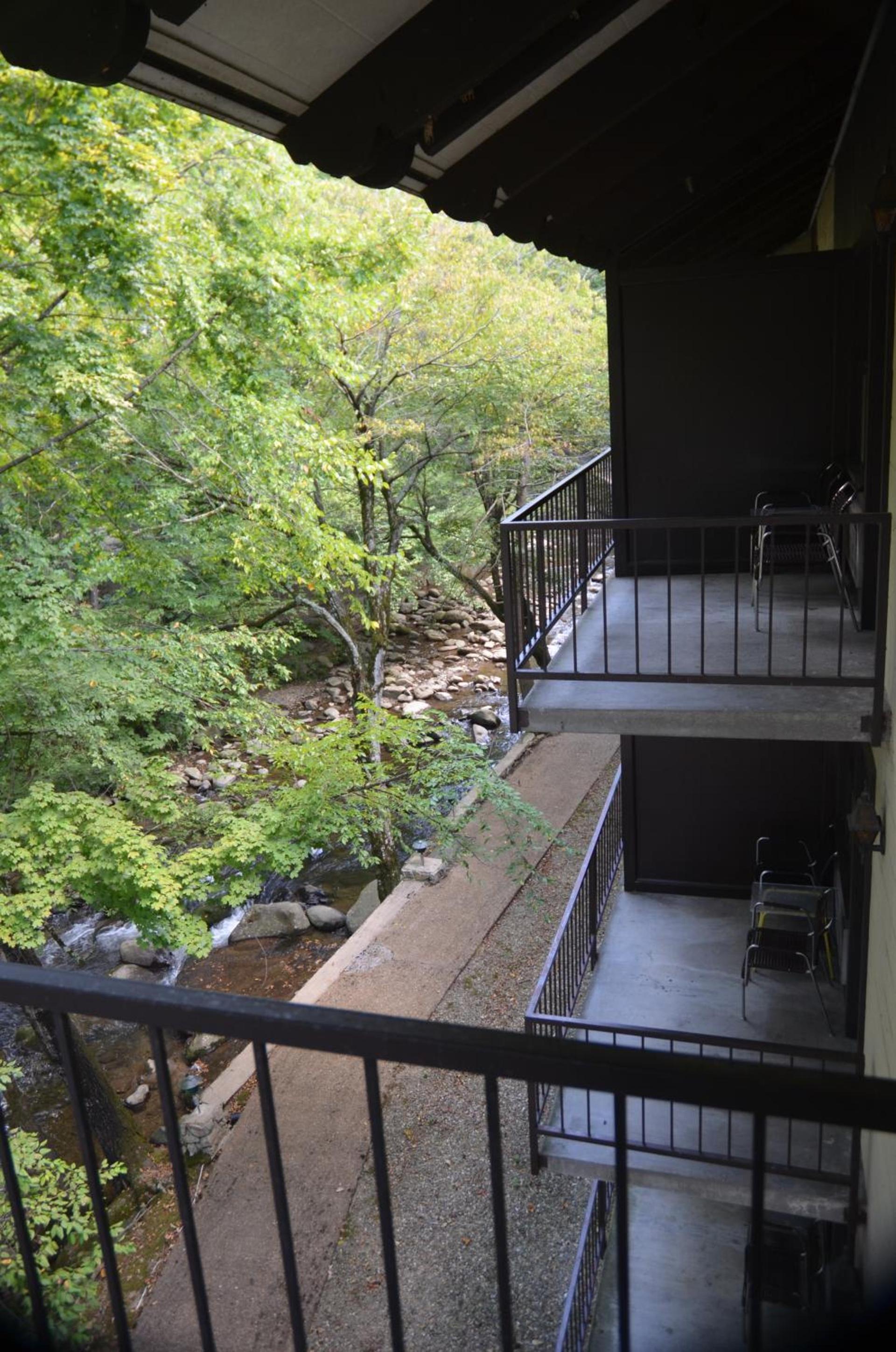 Brookside Lodge - Gatlinburg - On the River photo 54