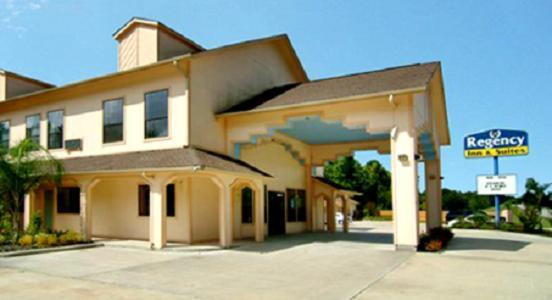 Regency Inn & Suites By Capital O Houston IAH Airport photo 3