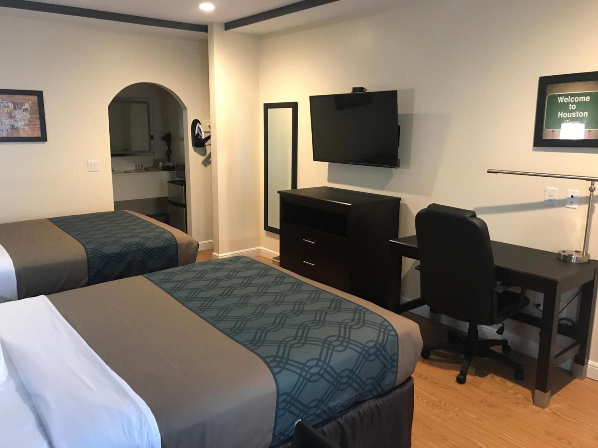 Econo Lodge Inn & Suites Houston Willowbrook photo 61
