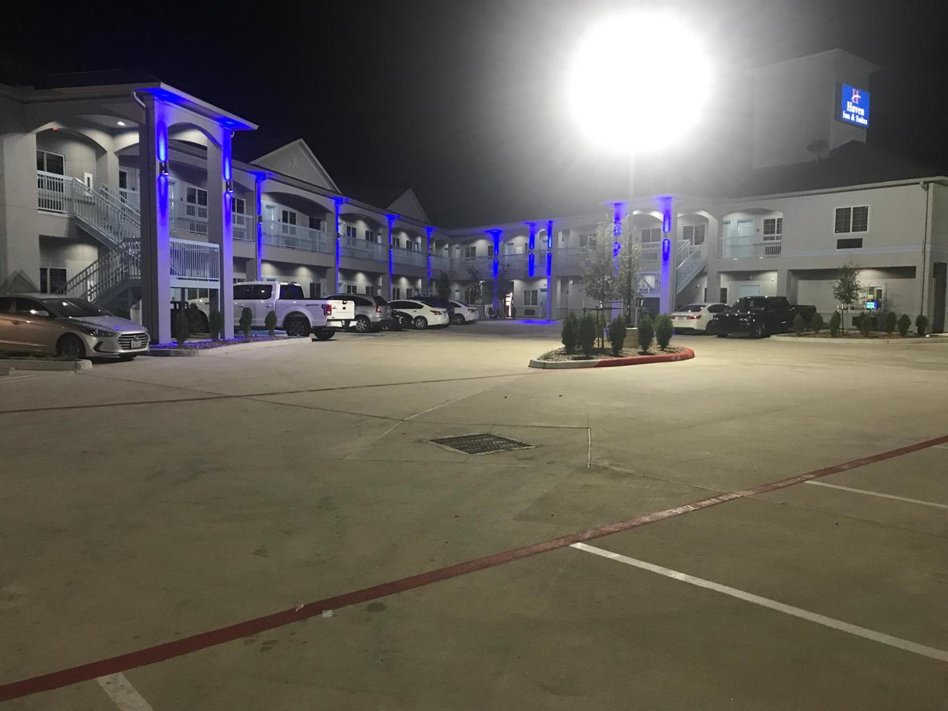 Haven Inn & Suites willowbrook photo 12