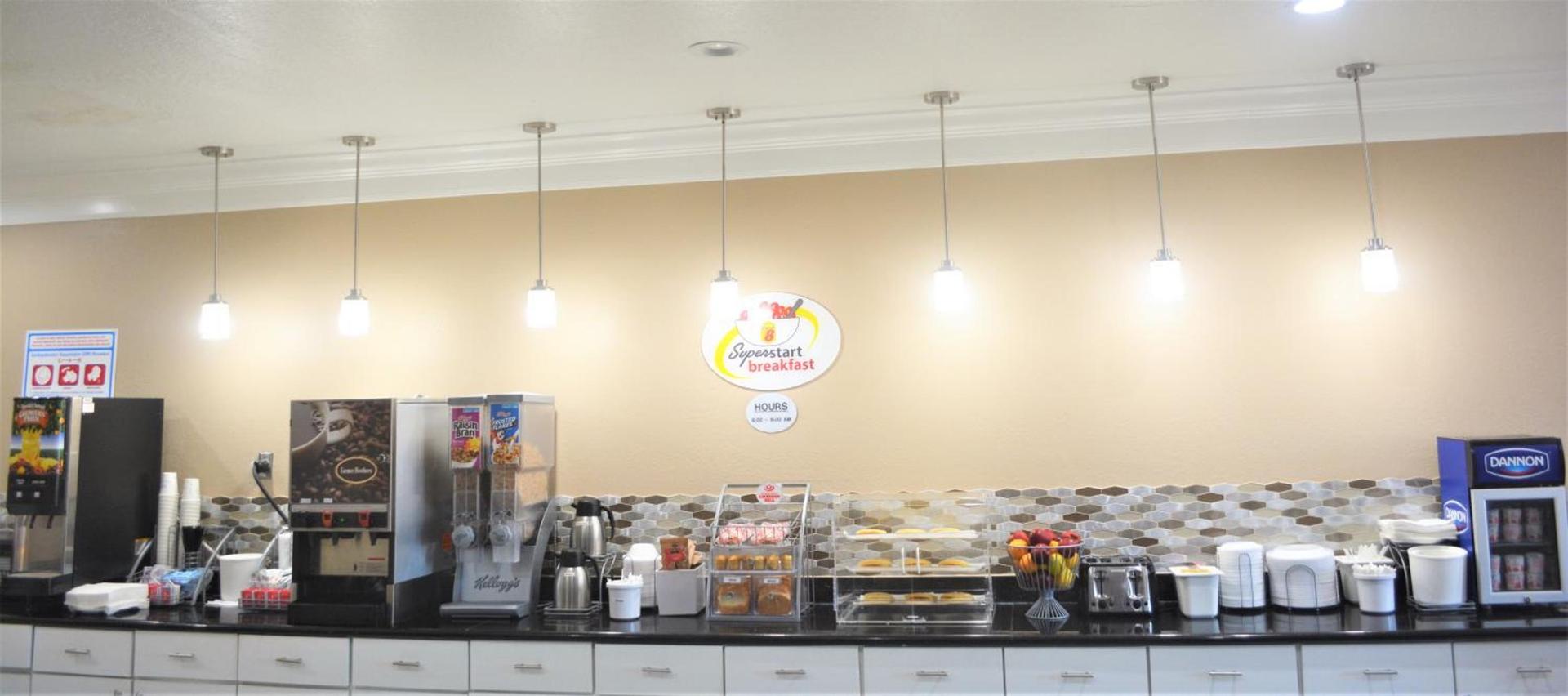 Super 8 by Wyndham Galveston photo 38