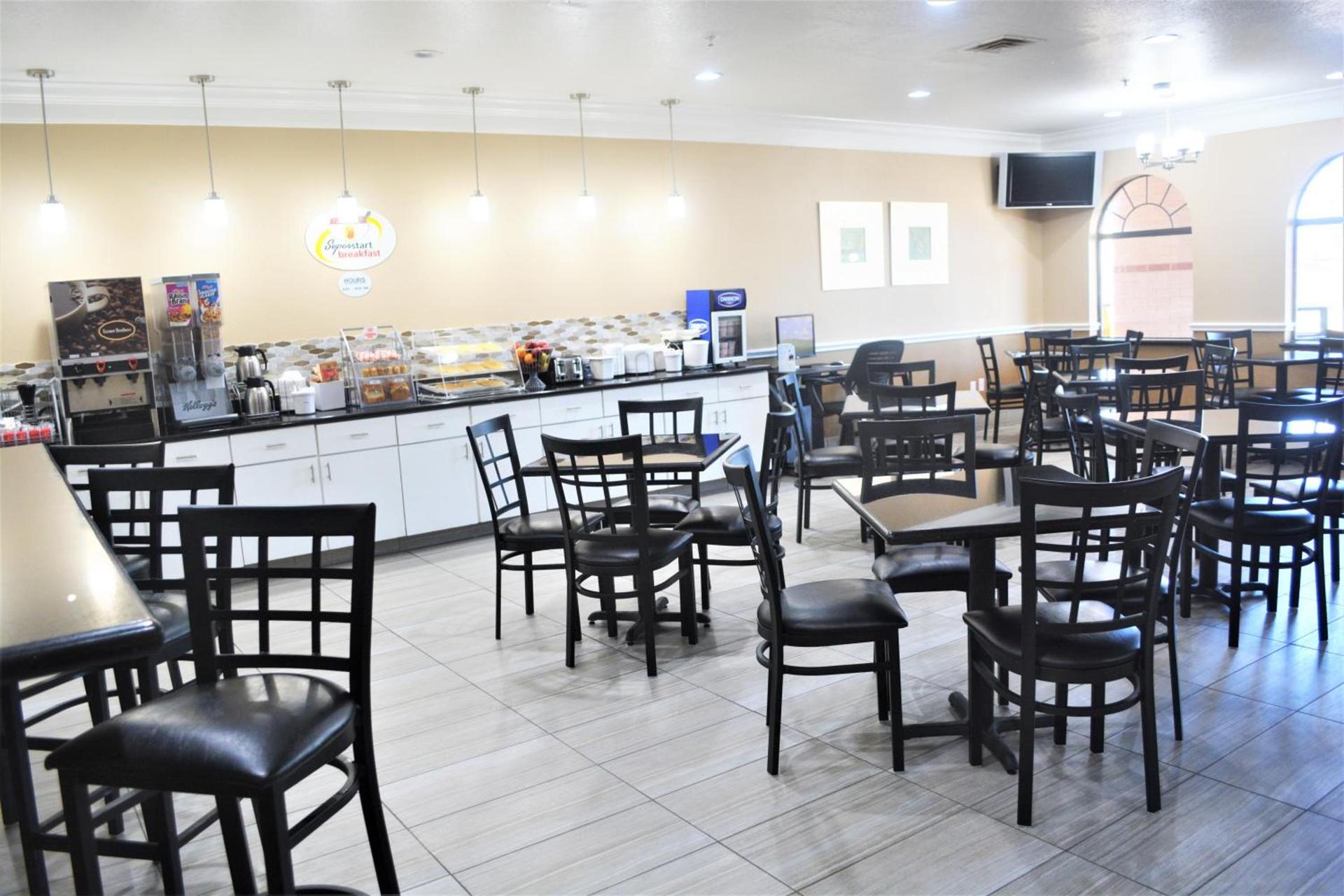 Super 8 by Wyndham Galveston photo 37