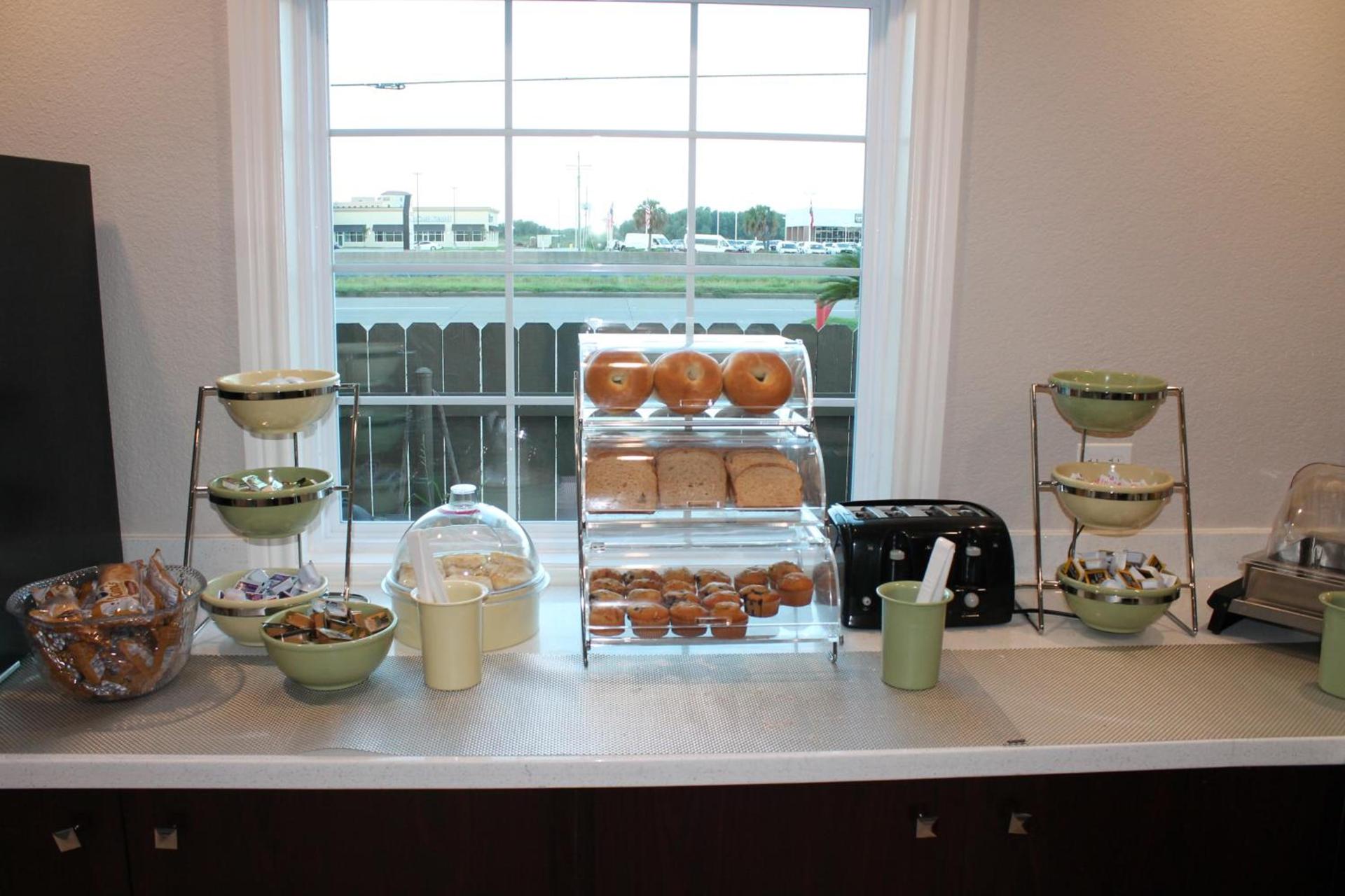 Quality Inn & Suites Port Arthur - Nederland photo 43