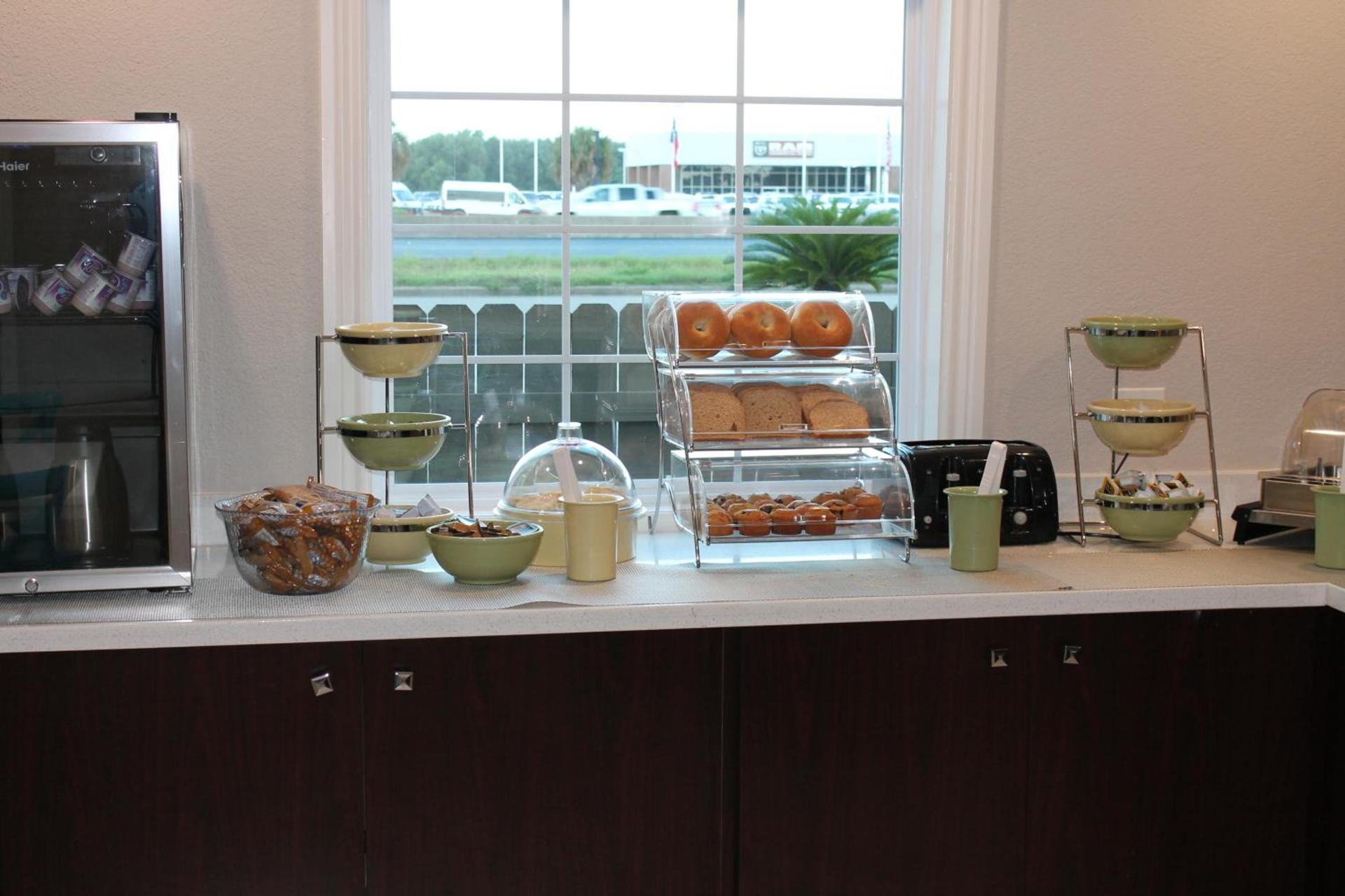 Quality Inn & Suites Port Arthur - Nederland photo 46