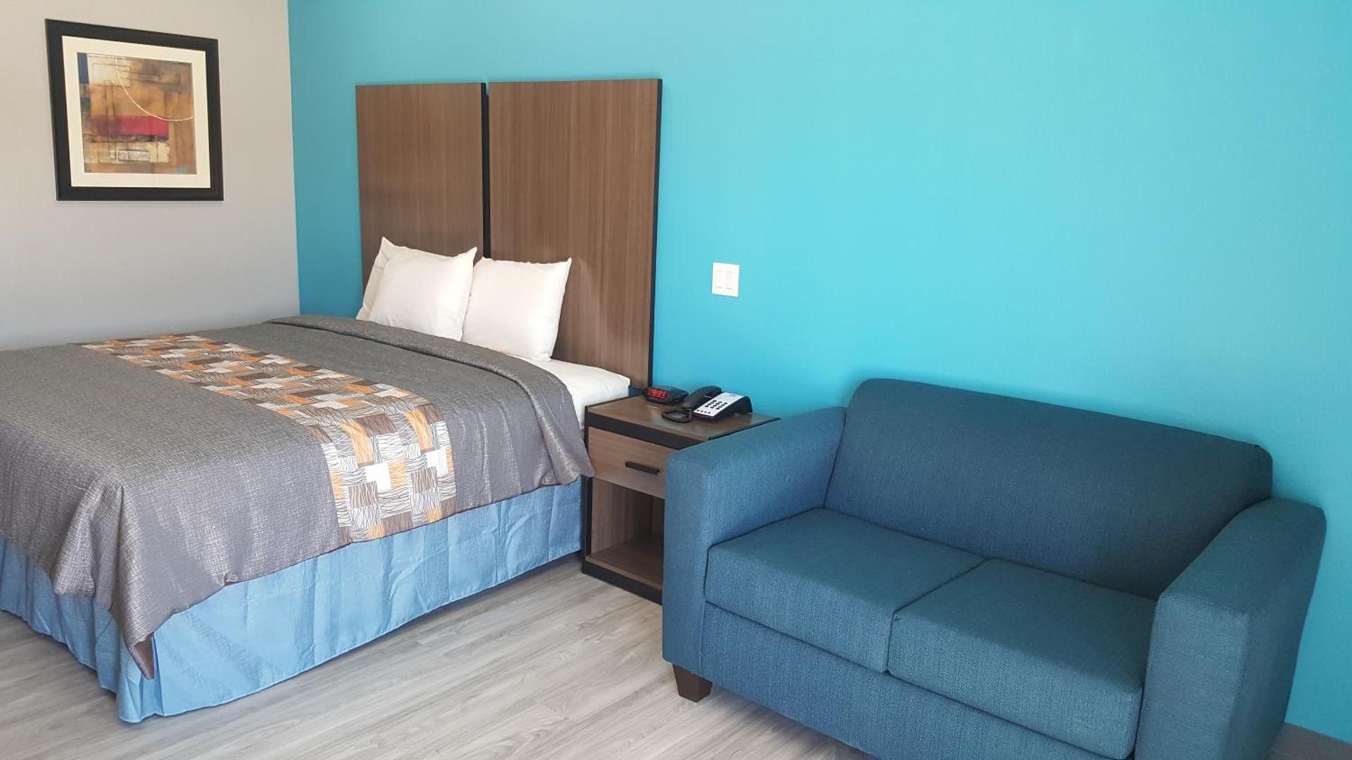 Haven Inn & Suites willowbrook photo 11