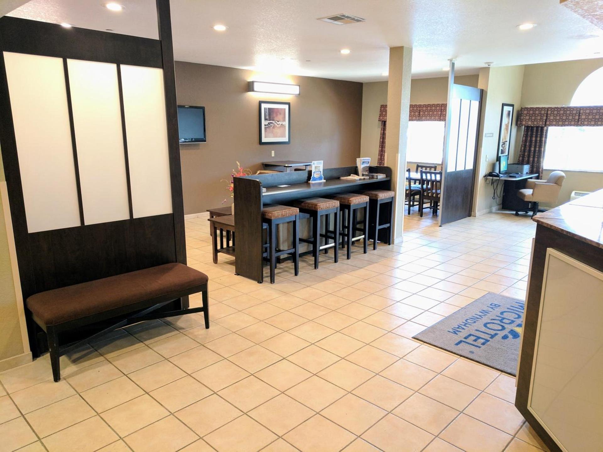 Microtel Inn & Suites by Wyndham Montgomery photo 25