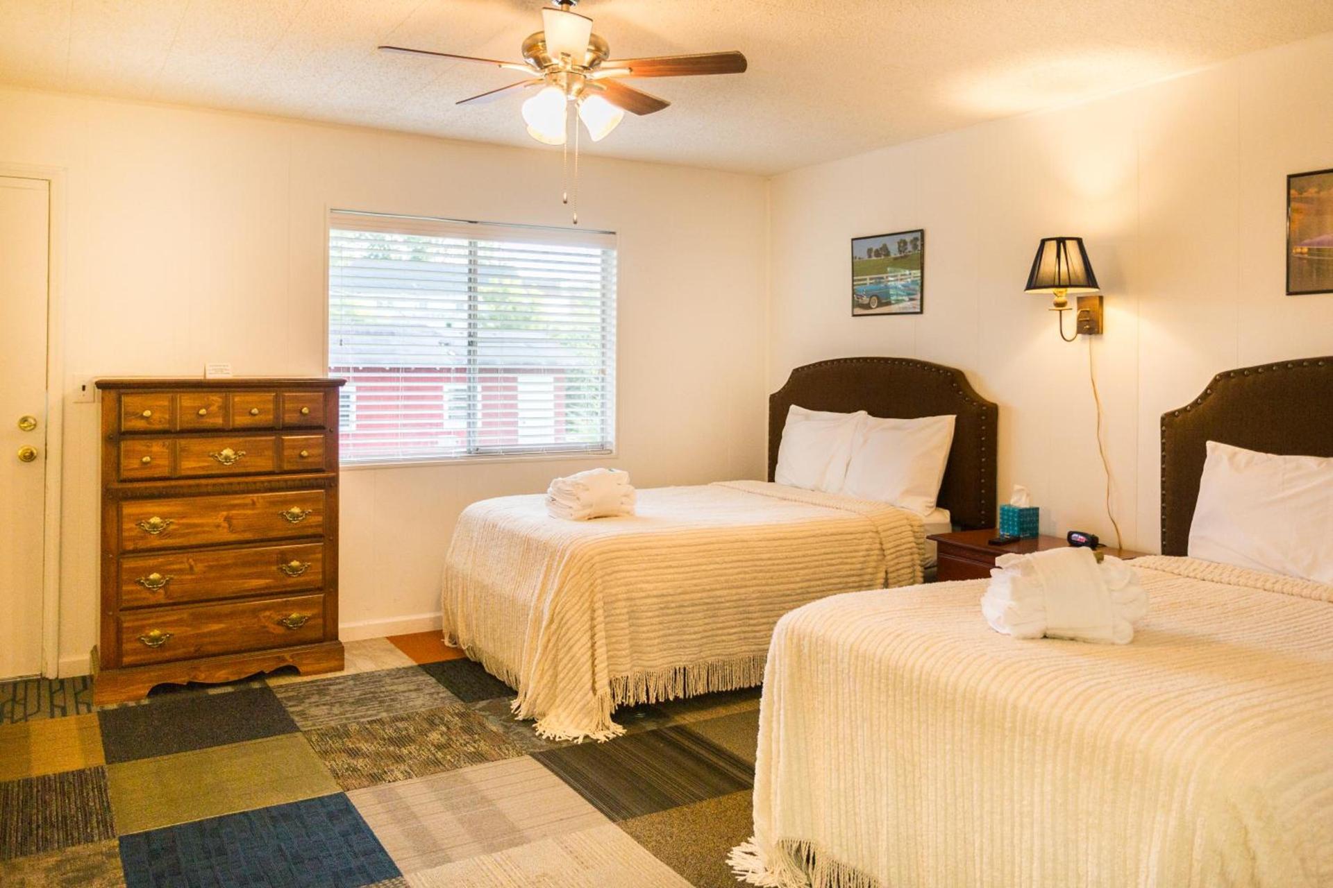Sunset Motel photo 85