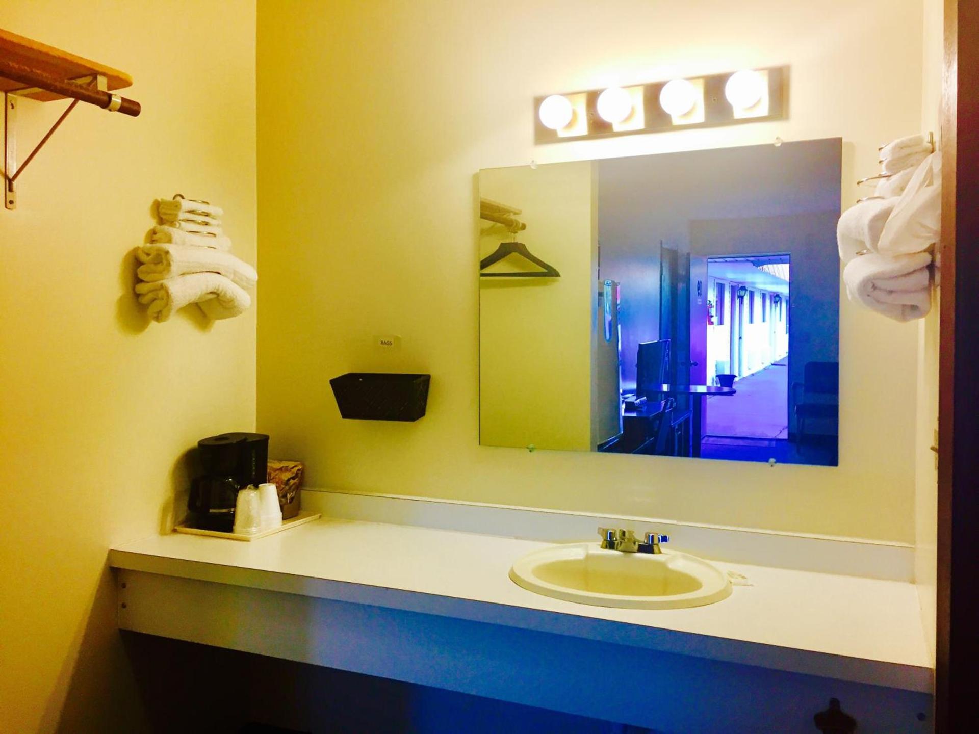 Rock City Motel photo 24