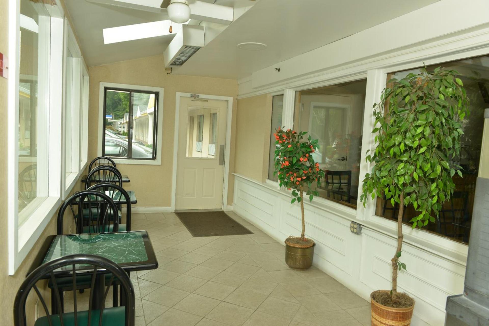 Whitney Inn & Suites photo 14