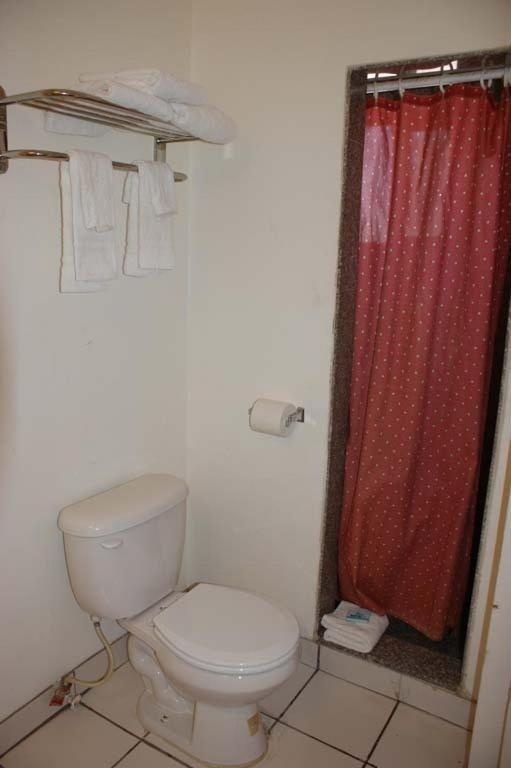 HWY Express Inn and Suites photo 10