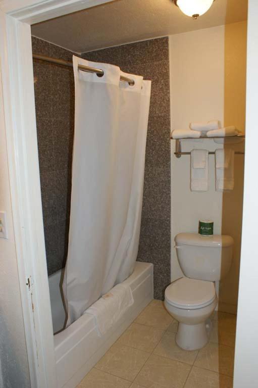 HWY Express Inn and Suites photo 13