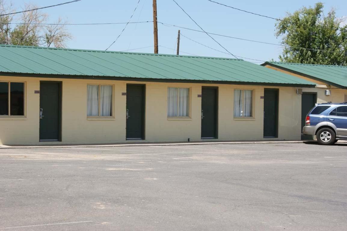 HWY Express Inn and Suites photo 5