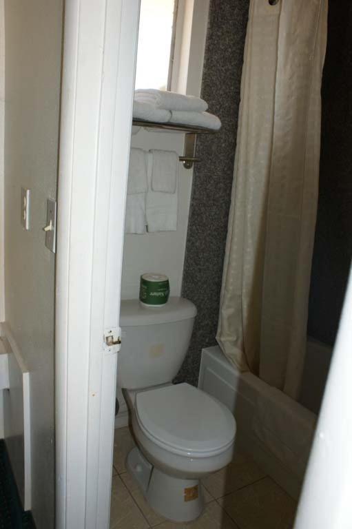HWY Express Inn and Suites photo 9