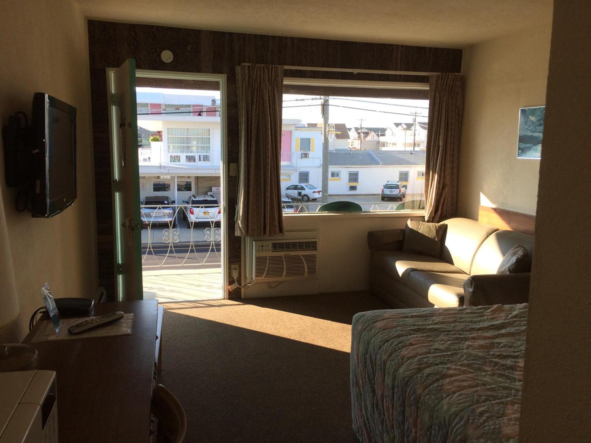 Crystal Sands Motel photo 24