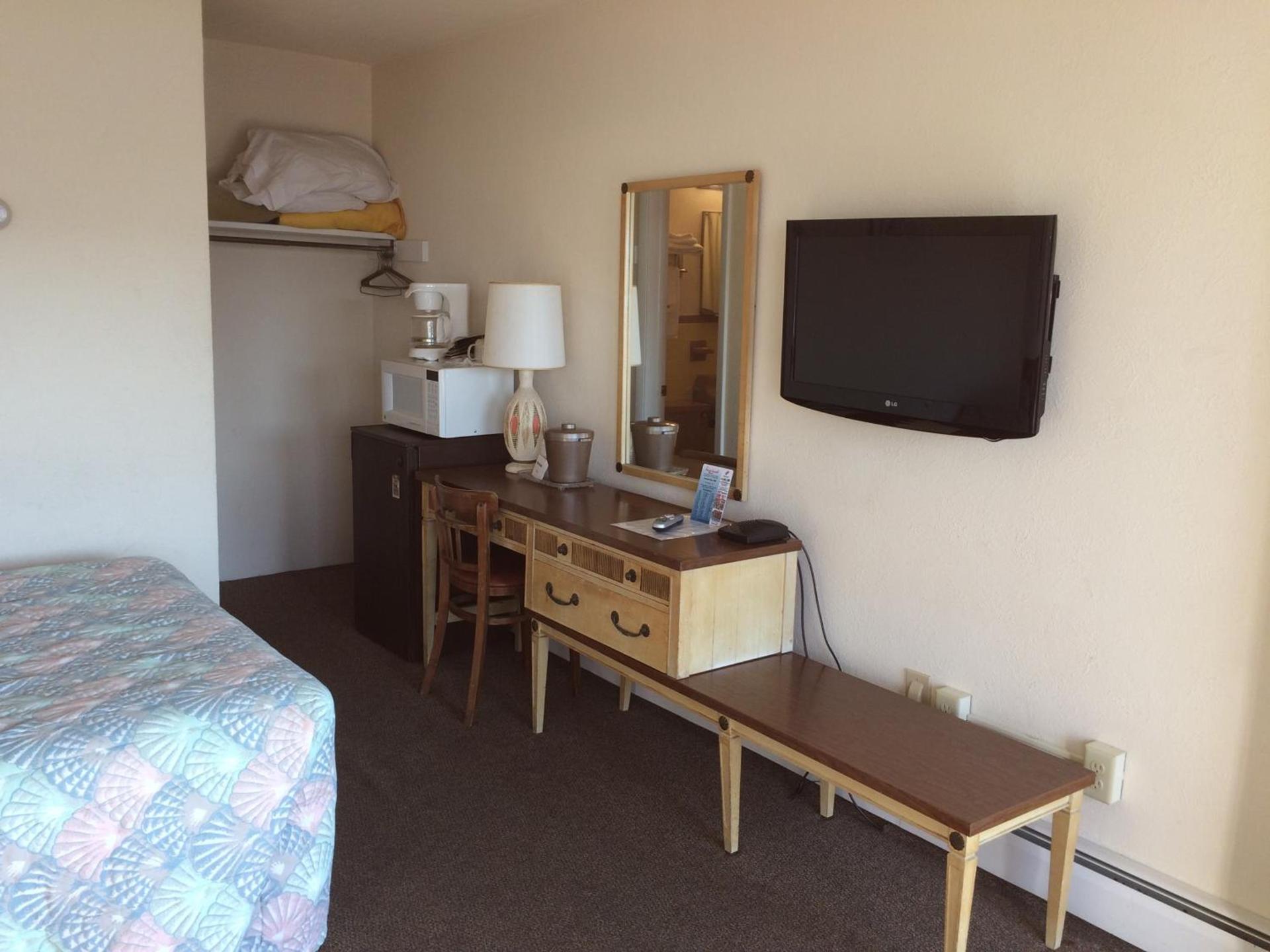 Crystal Sands Motel photo 29