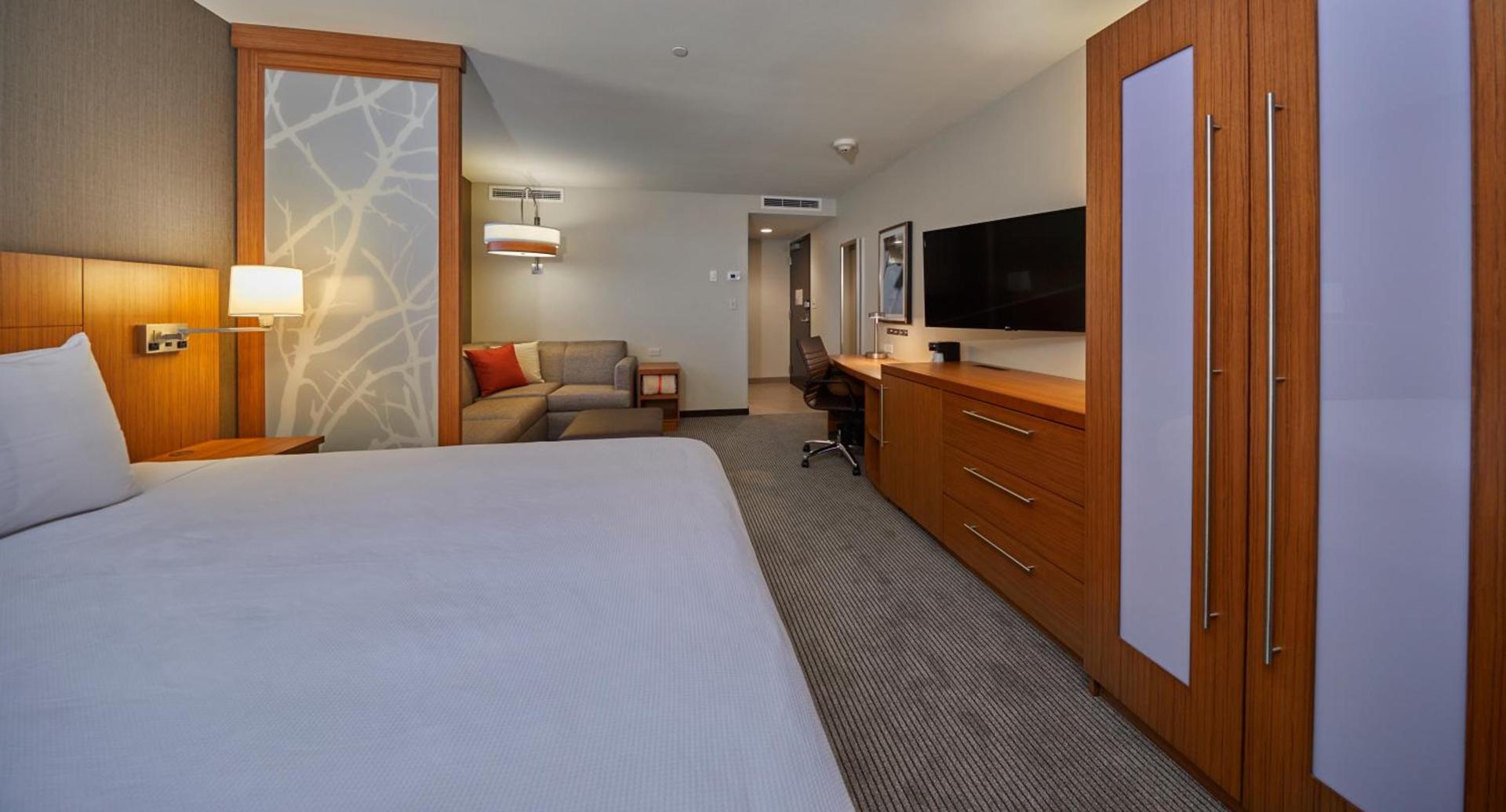Hyatt Place Eugene/Oakway Center photo 37