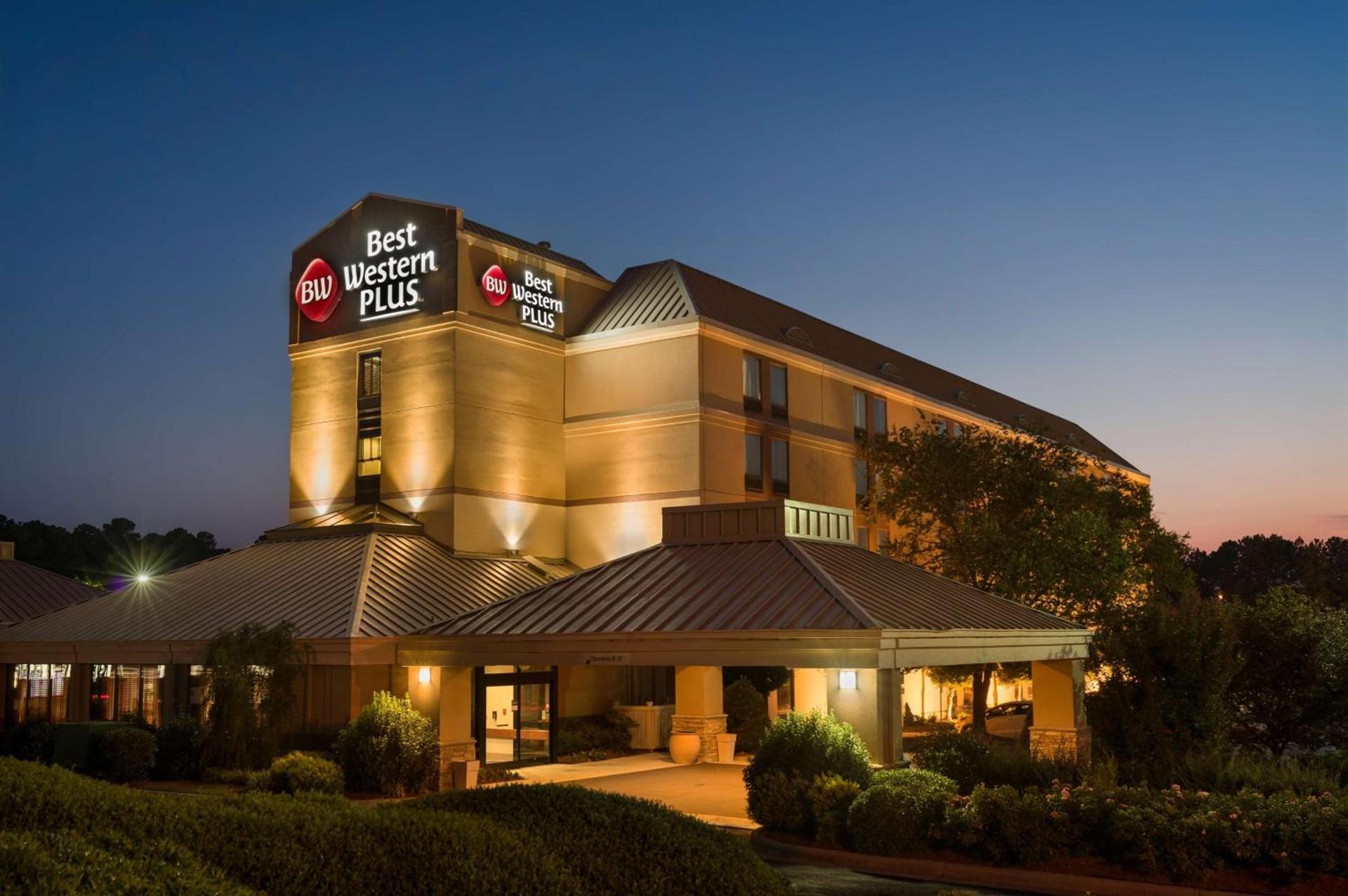 Best Western Plus Goldsboro photo 9