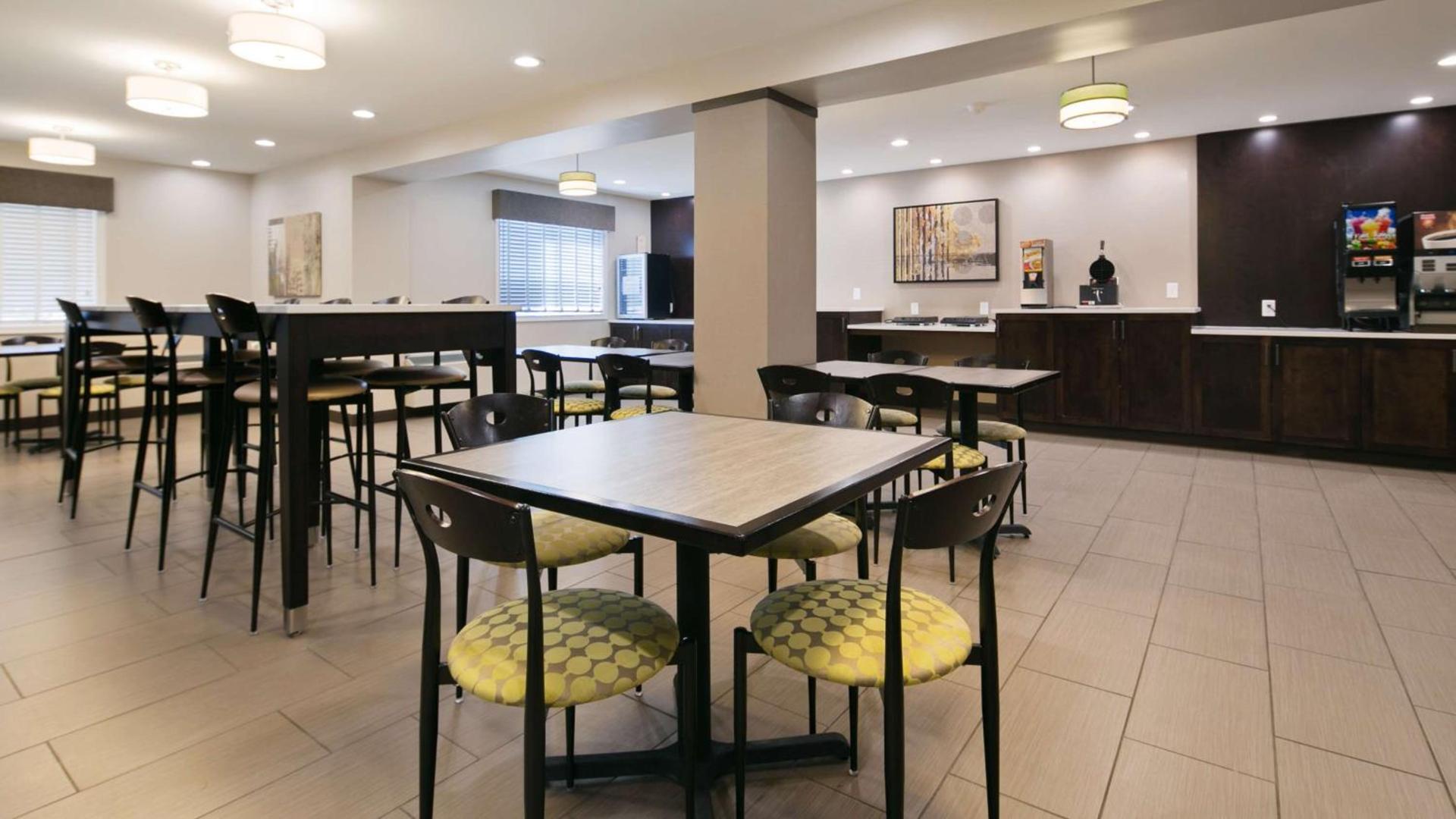 Best Western Harvest Inn & Suites photo 6