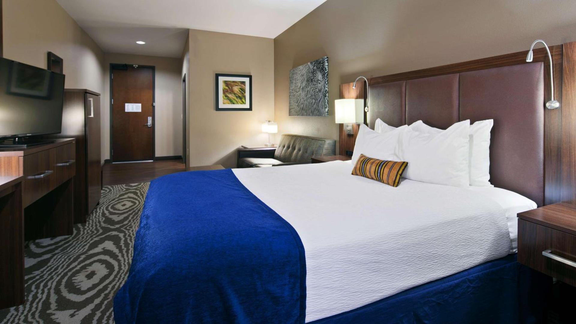 Best Western Plus Williston Hotel & Suites photo 15
