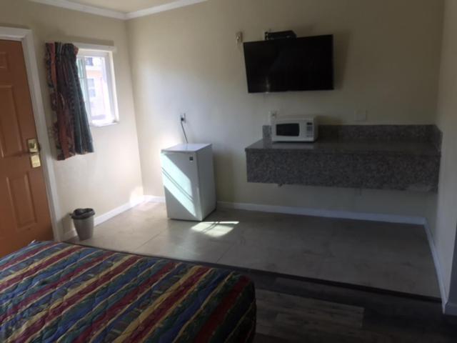 Galleria Inn Montclair/Ontario photo 33