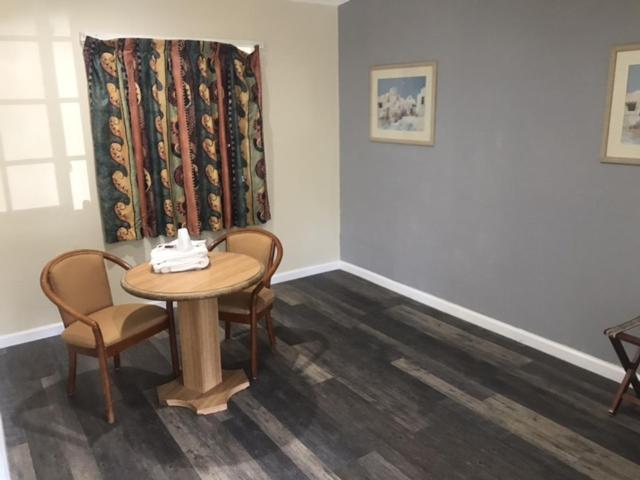Galleria Inn Montclair/Ontario photo 9