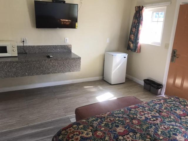 Galleria Inn Montclair/Ontario photo 6