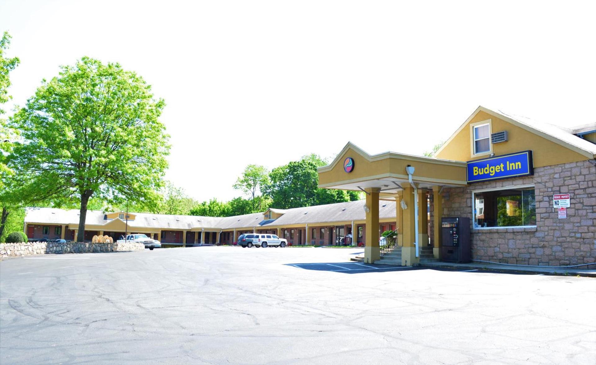 Budget Inn Falls Church photo 3