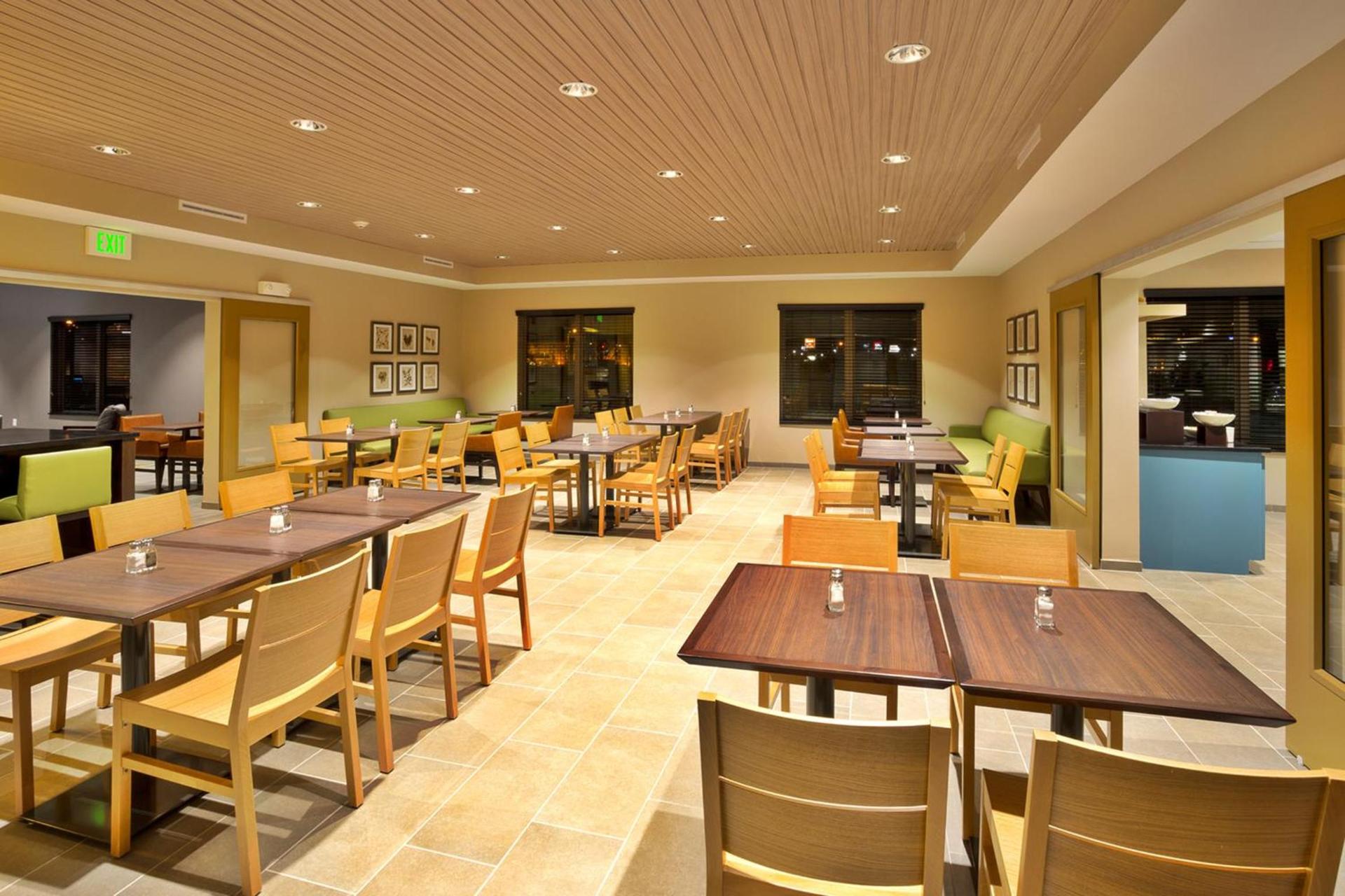 Country Inn & Suites by Radisson, Charlottesville-UVA, VA photo 34