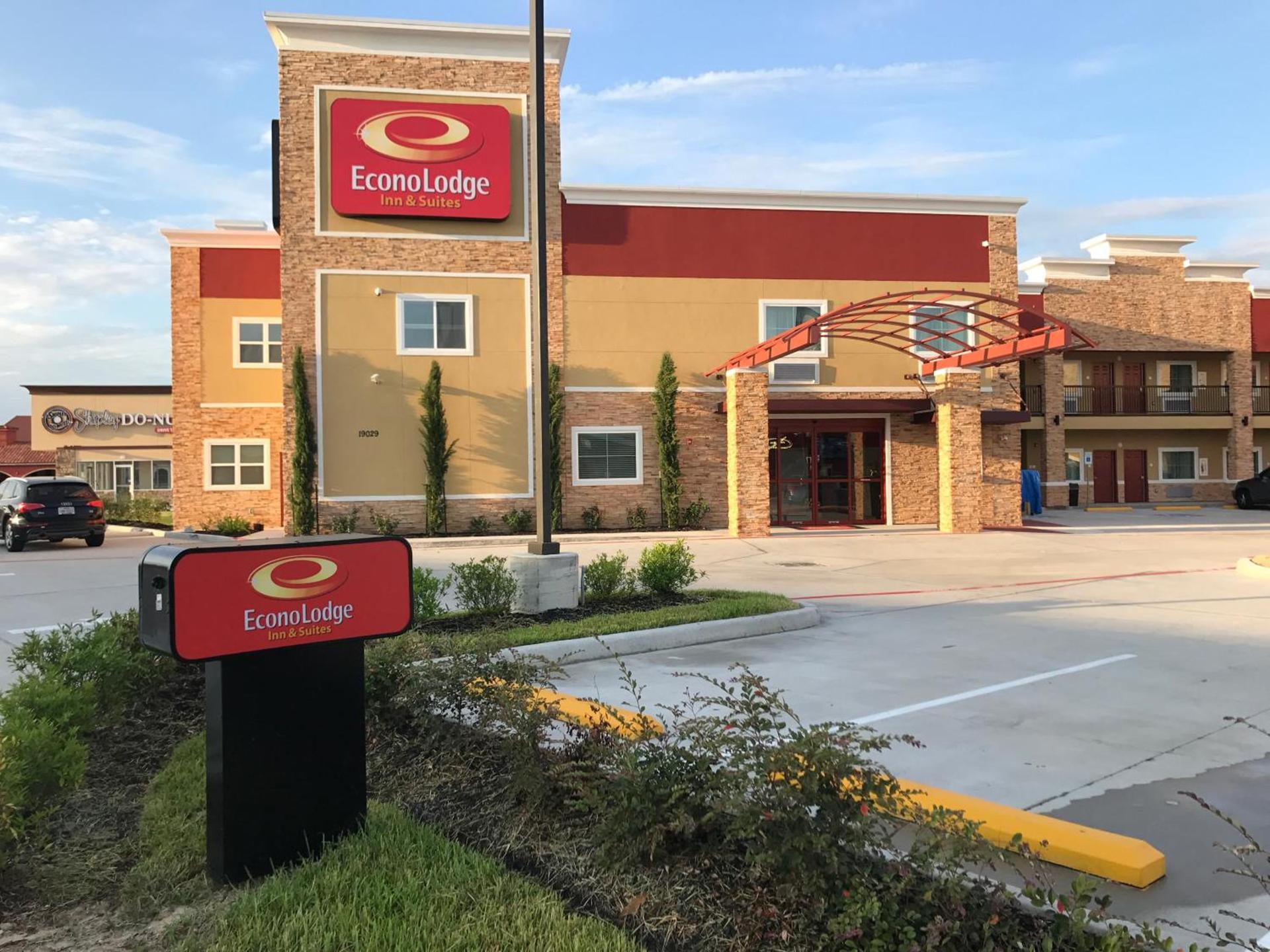Econo Lodge Inn & Suites Houston Willowbrook photo 54