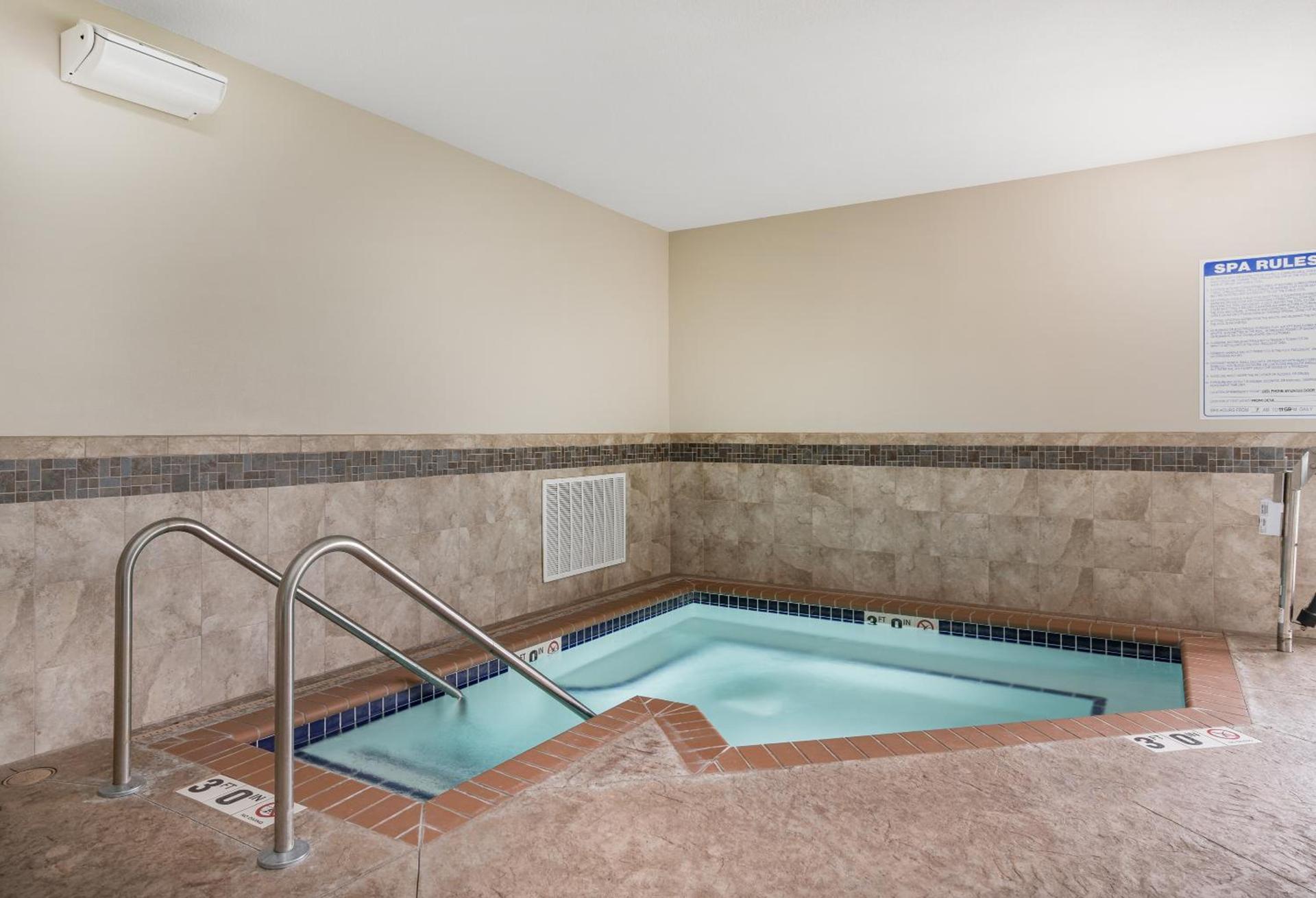 AmericInn by Wyndham Hartford SD photo 25
