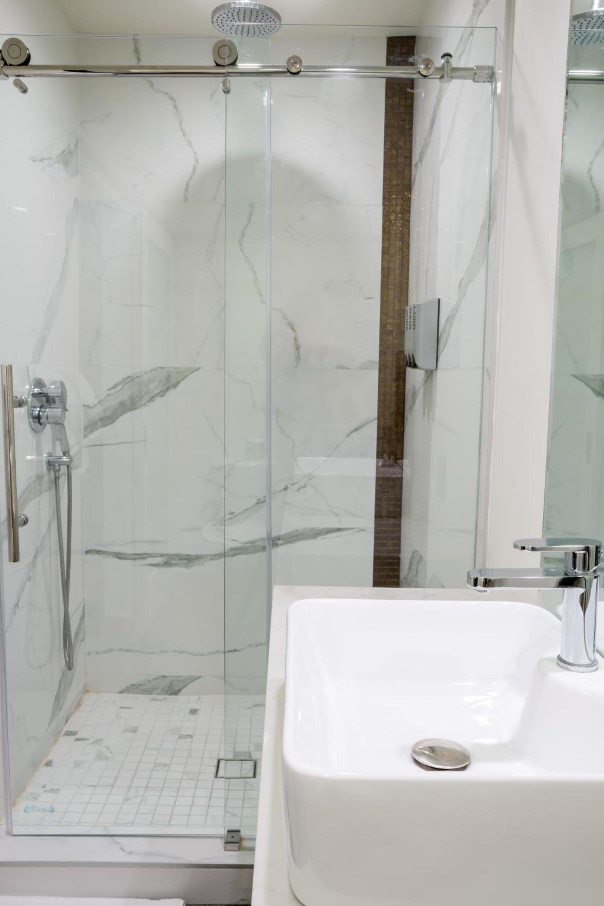 Hotel Xilo Glendale photo 16