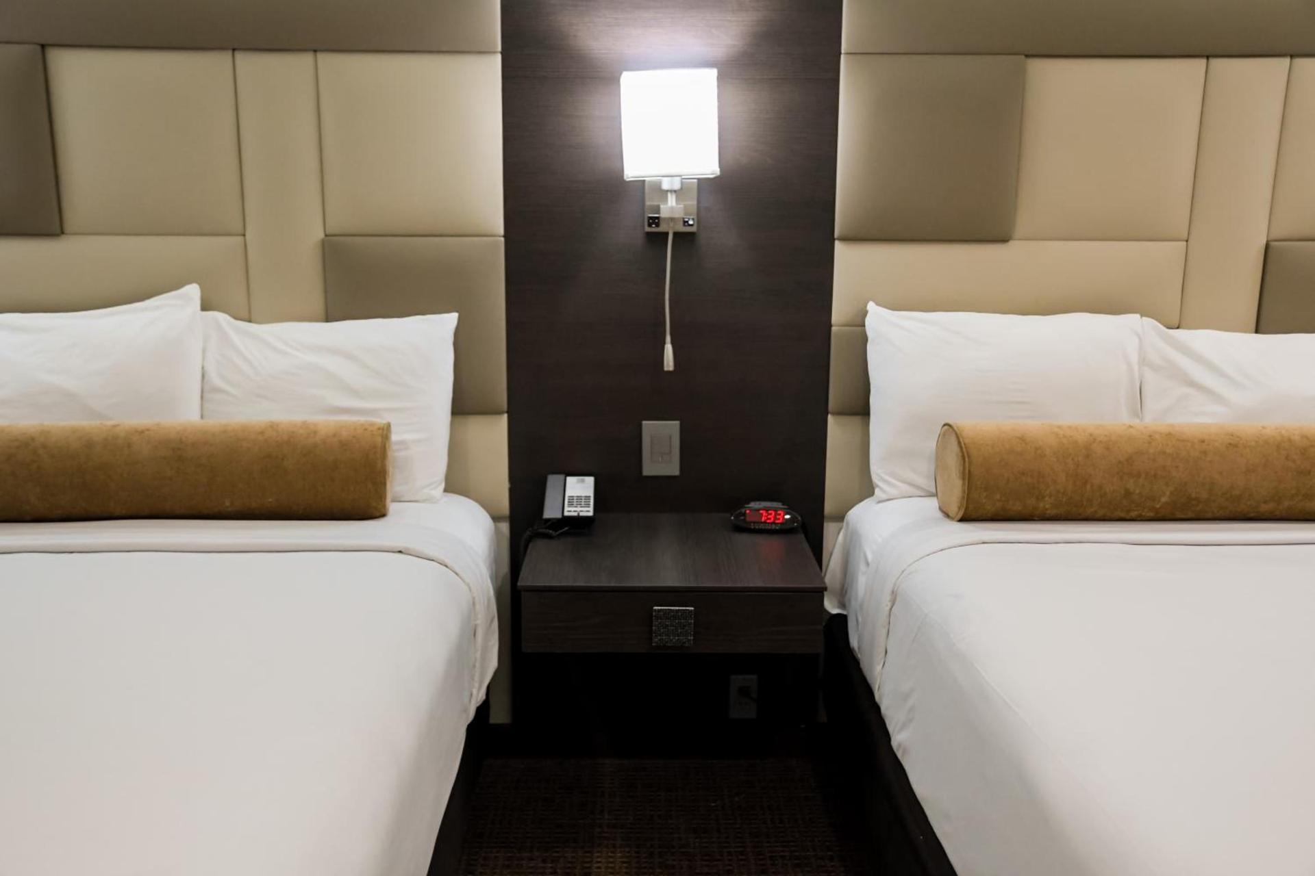 Hotel Xilo Glendale photo 17