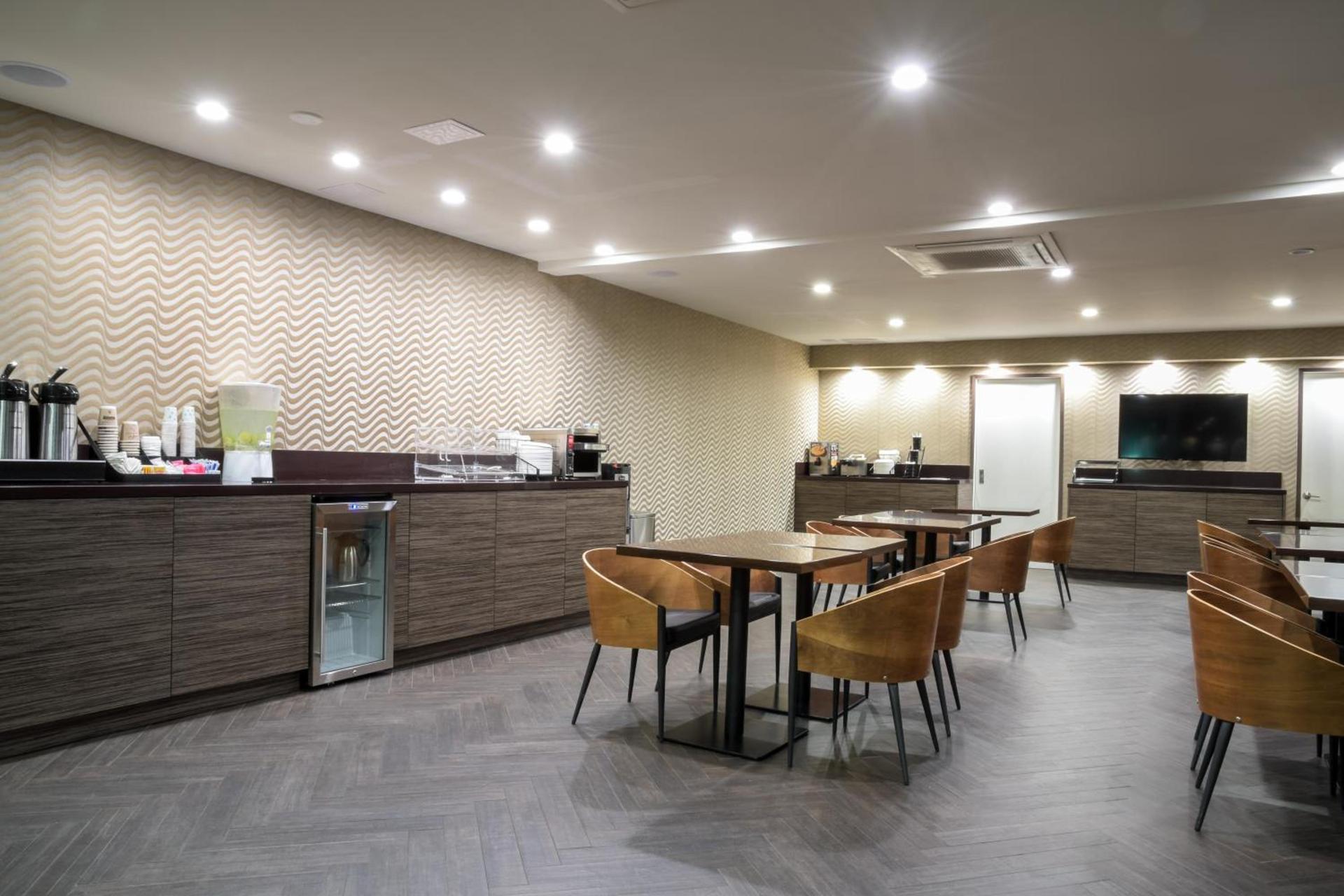 Hotel Xilo Glendale photo 11