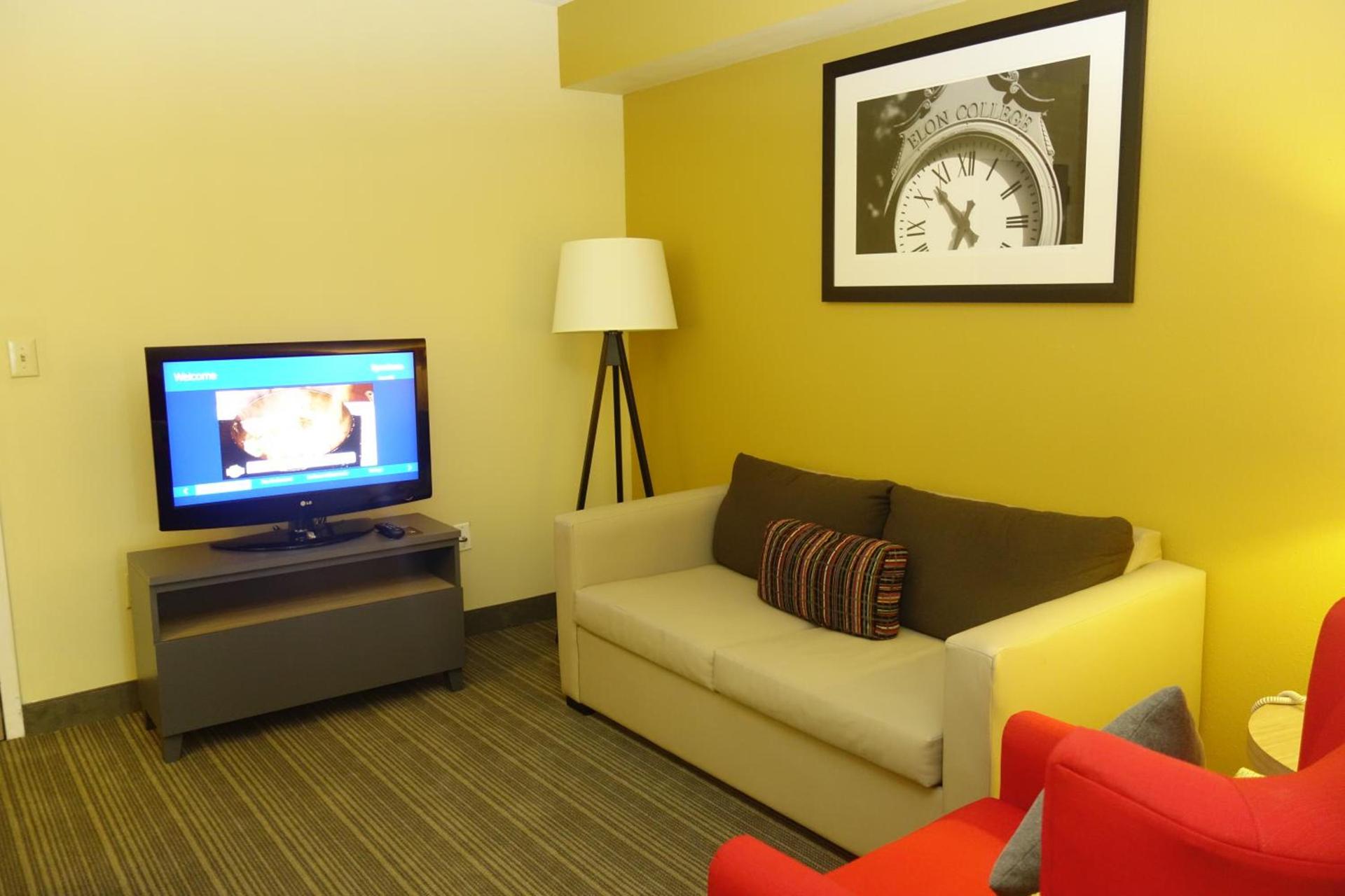 Country Inn & Suites by Radisson, Burlington Elon , NC photo 32