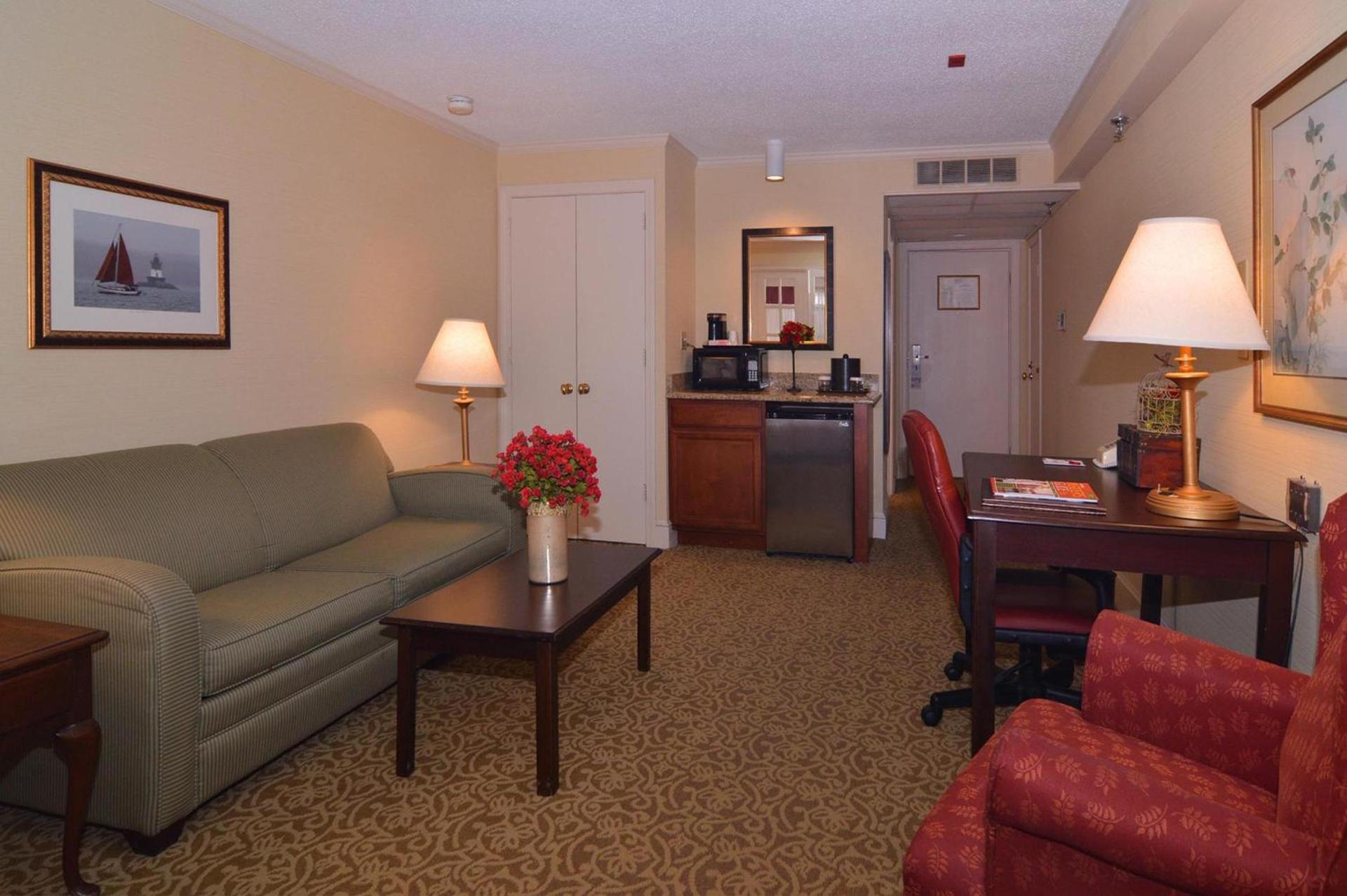Ramada by Wyndham Seekonk Providence Area photo 24