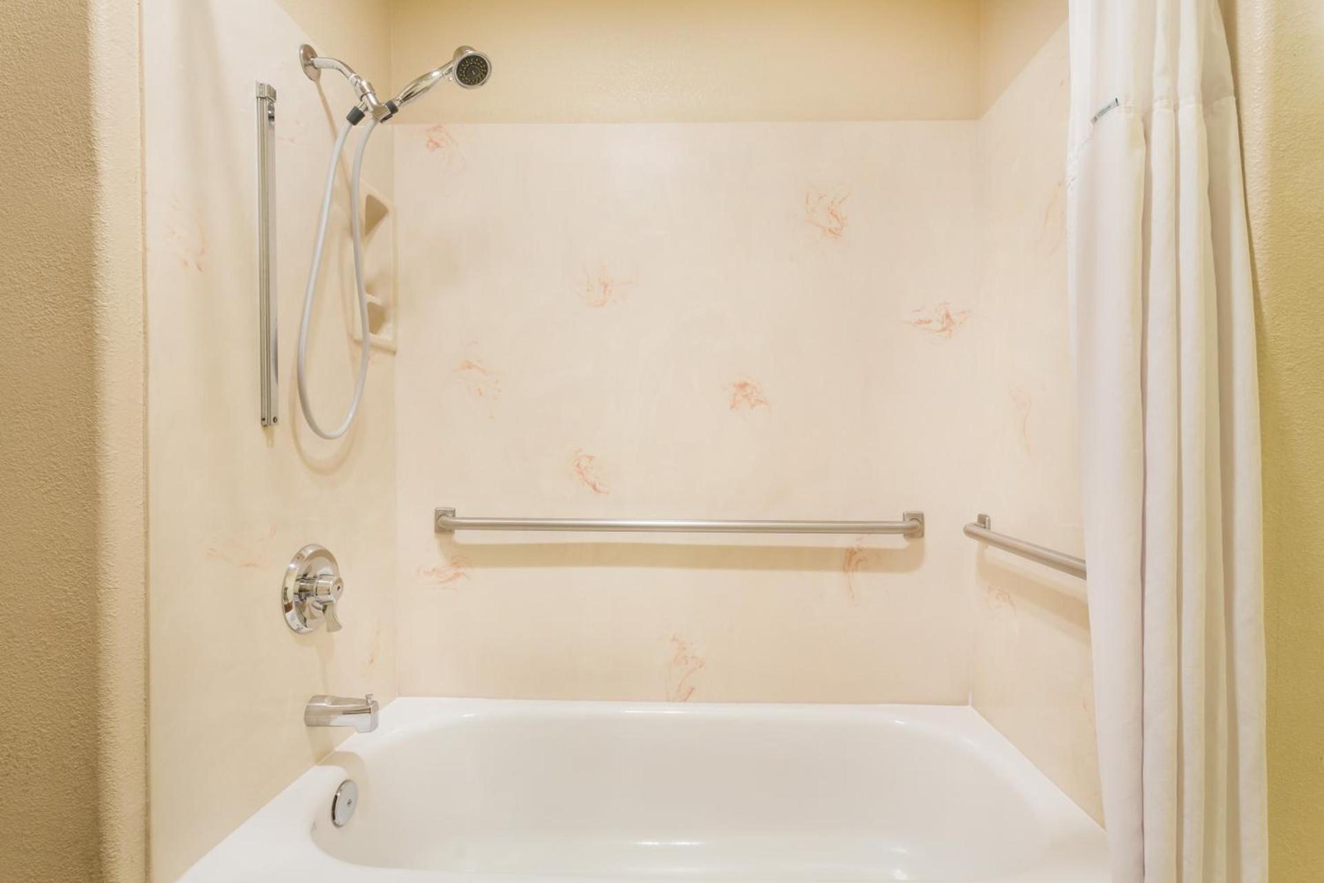 Baymont by Wyndham Modesto Salida photo 5