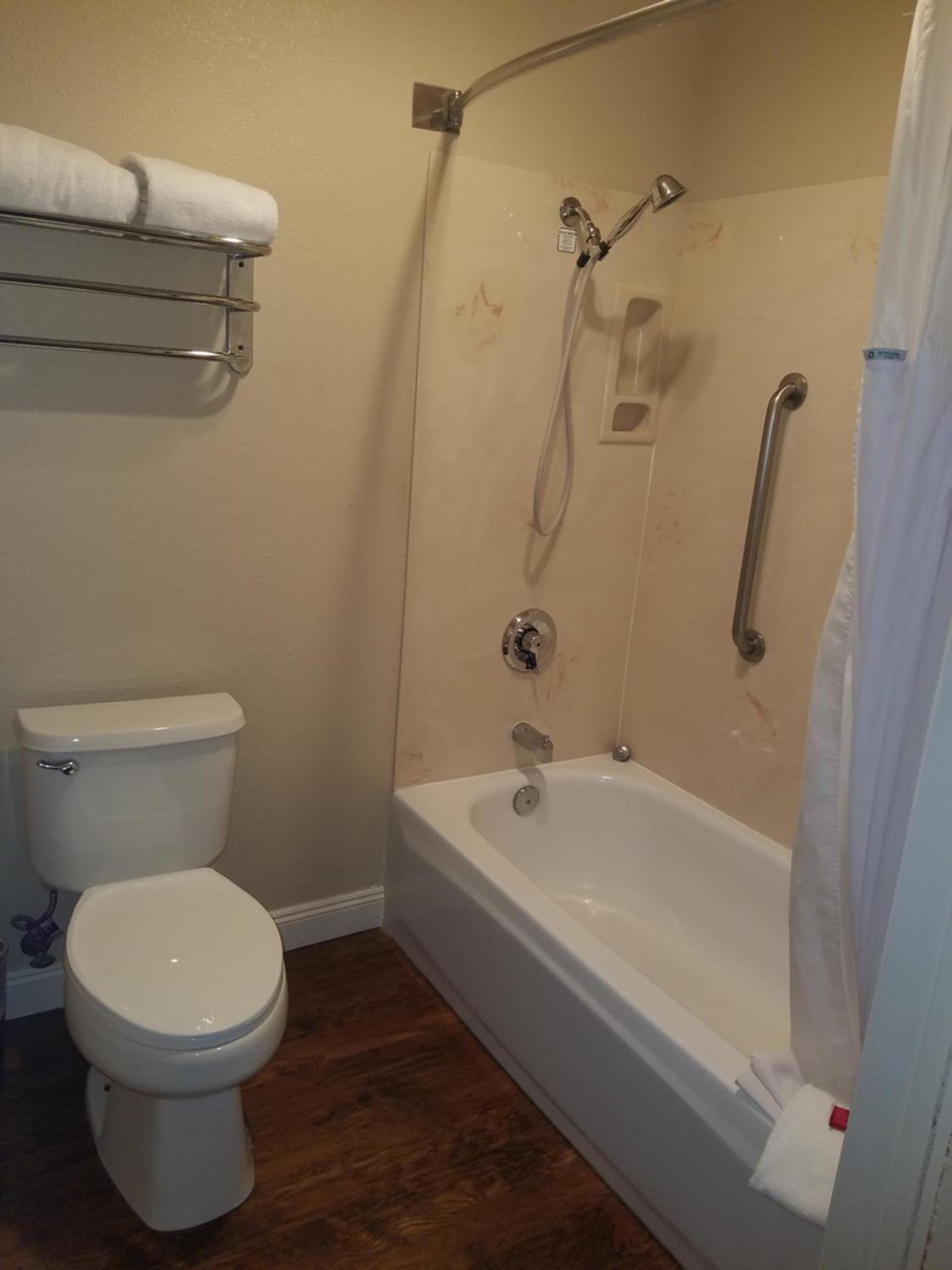 Baymont by Wyndham Modesto Salida photo 9