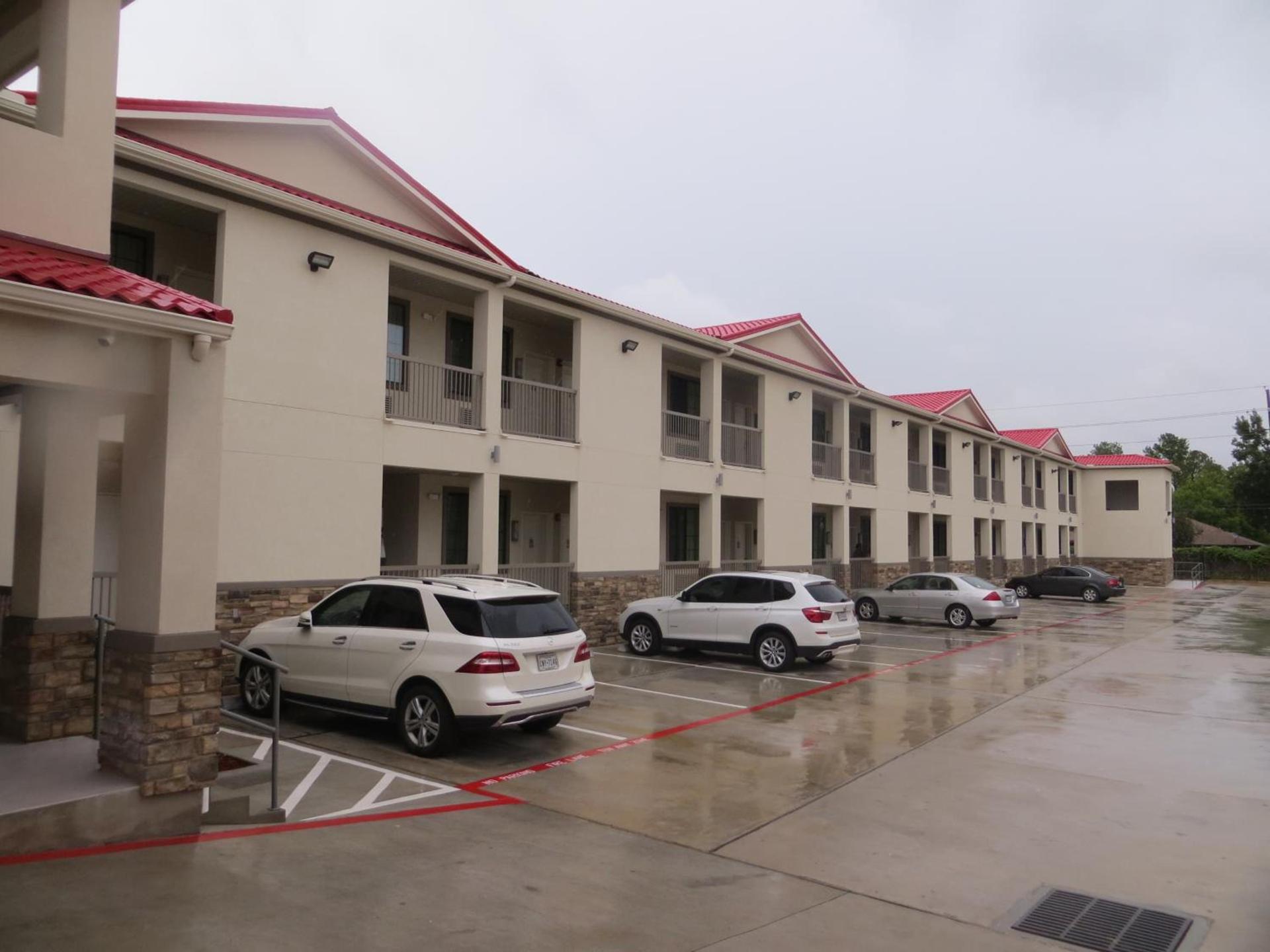 Scottish Inn and Suites photo 7