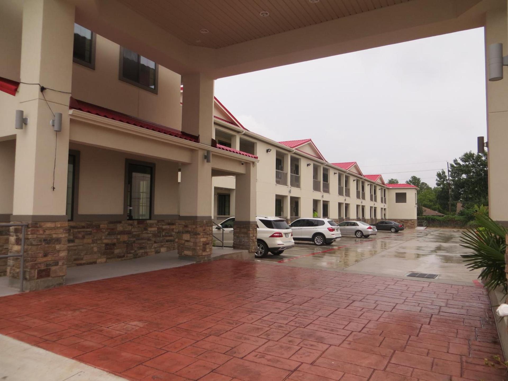 Scottish Inn and Suites photo 8