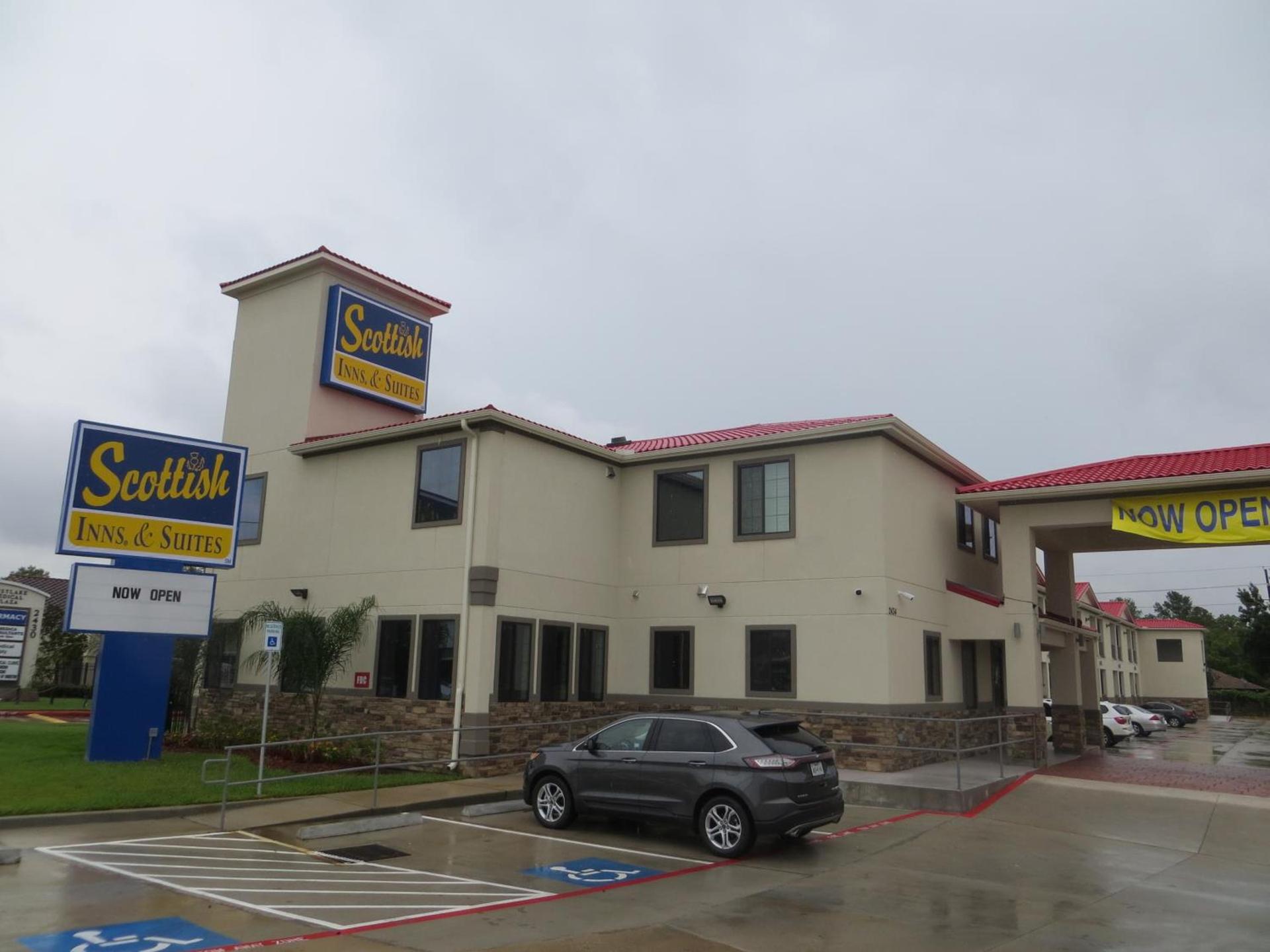 Scottish Inn and Suites photo 1