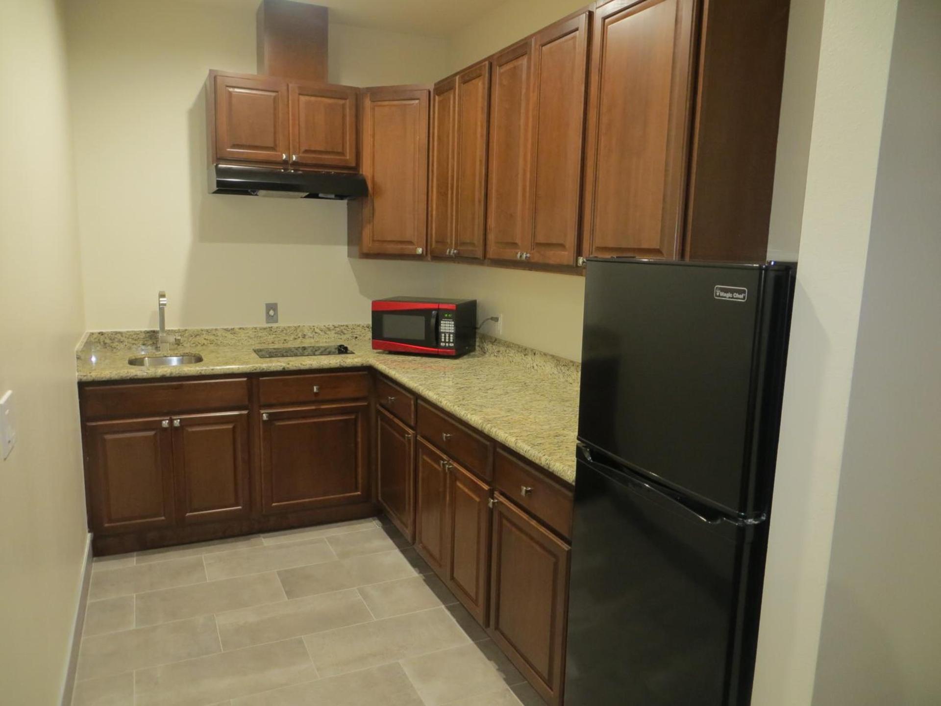 Scottish Inn and Suites photo 10