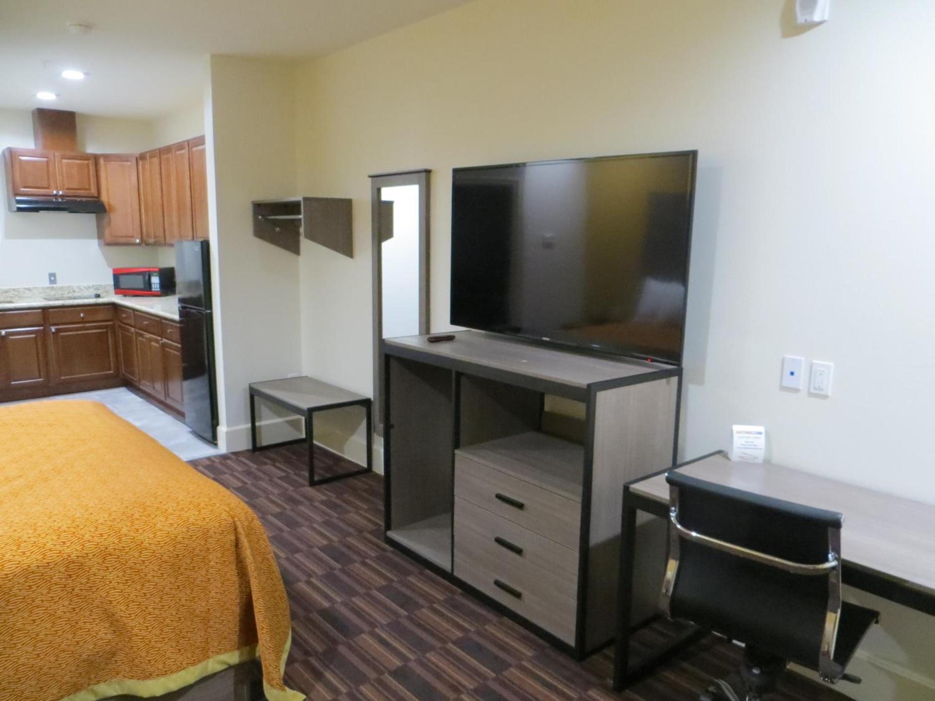 Scottish Inn and Suites photo 3