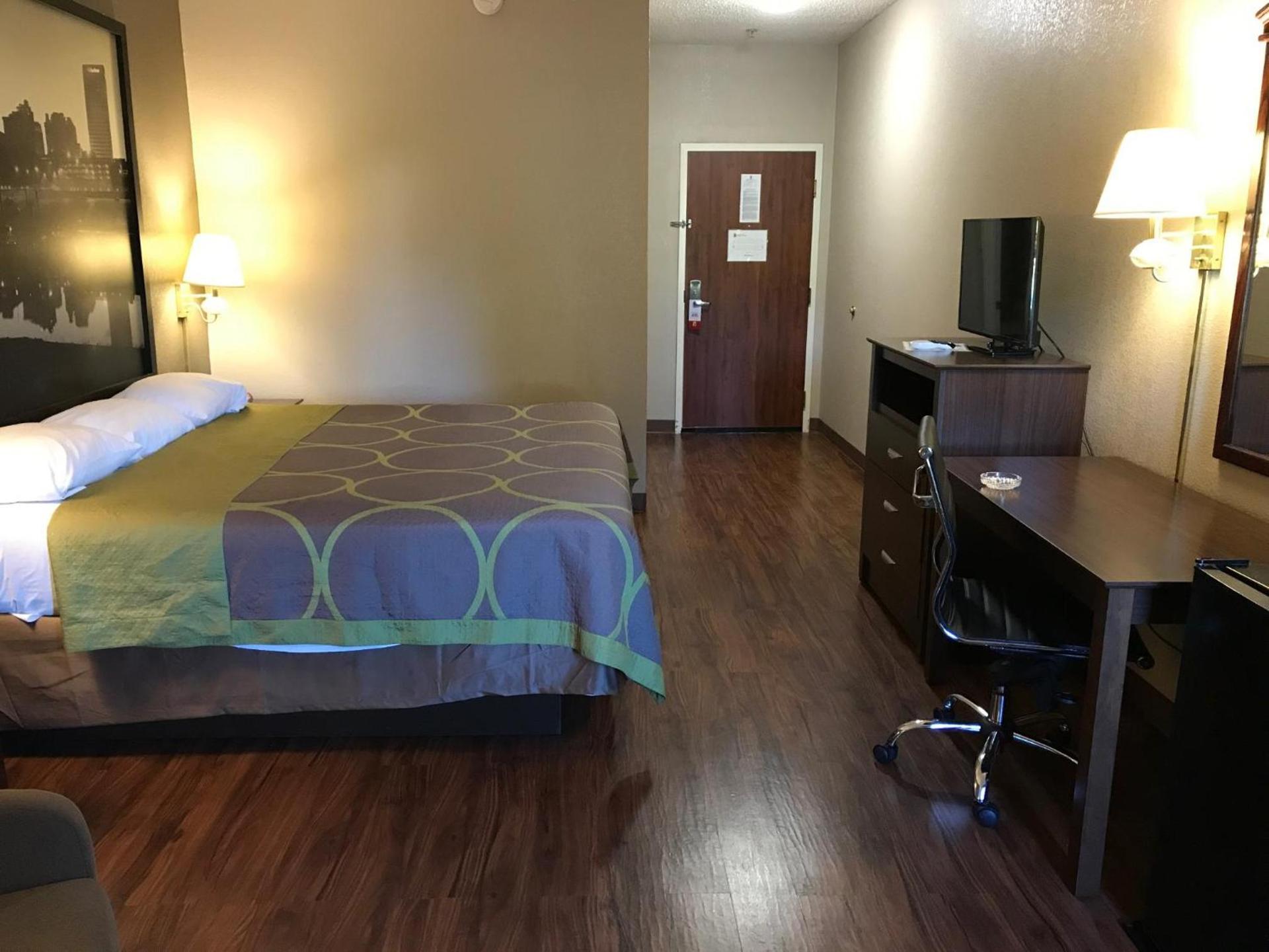 Super 8 by Wyndham Hernando photo 30