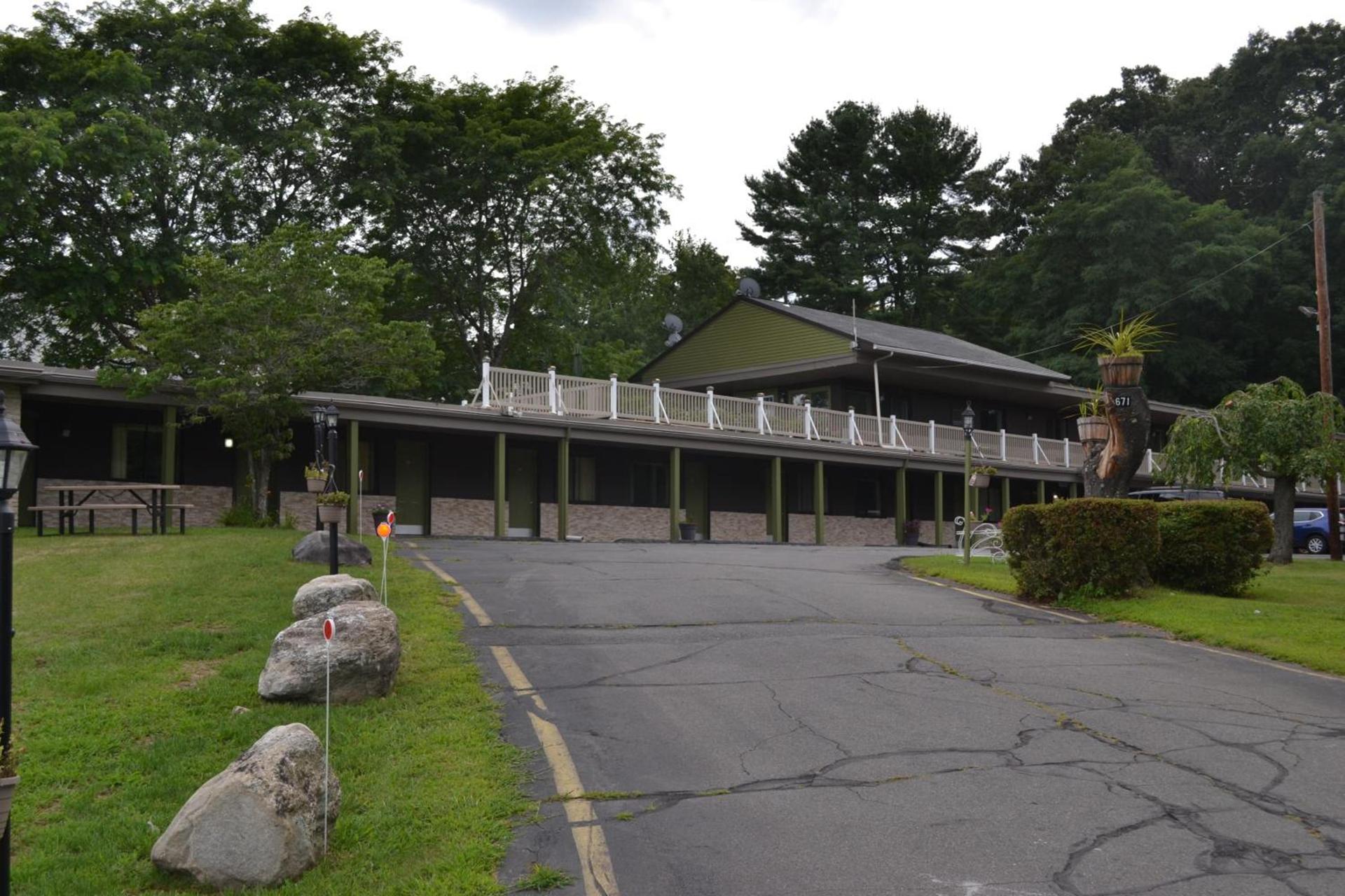Mount Holyoke Inn photo 23