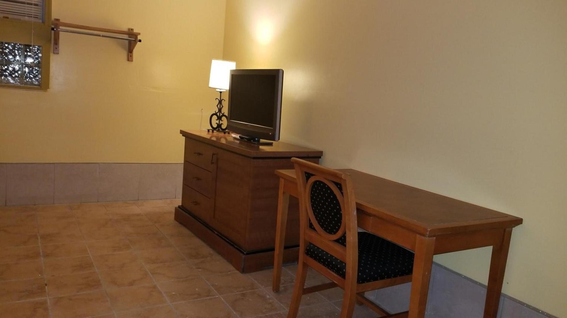 Luxury Inn photo 21