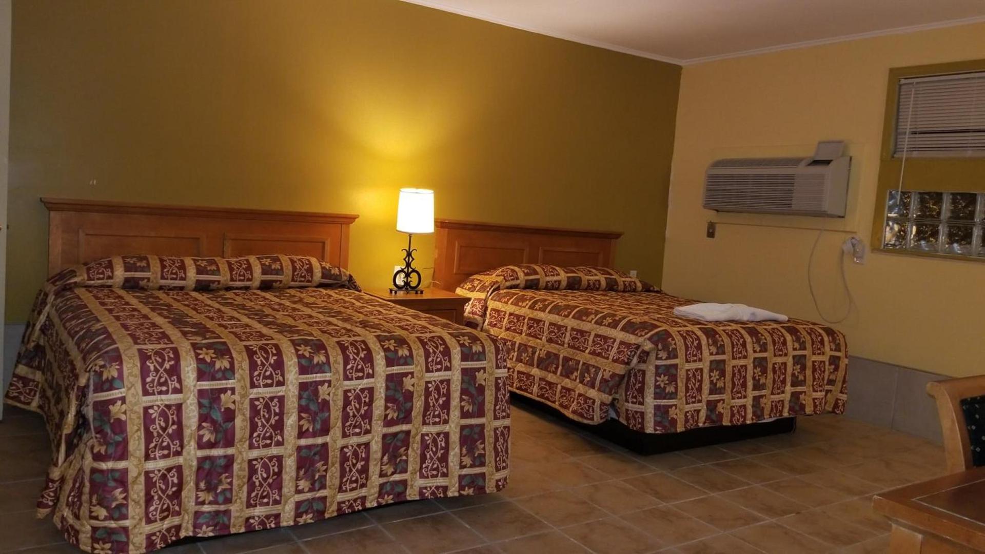 Luxury Inn photo 22