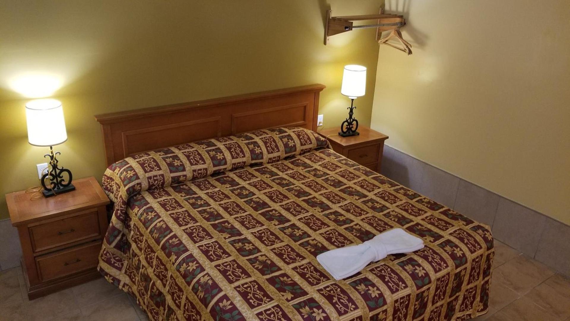 Luxury Inn photo 13