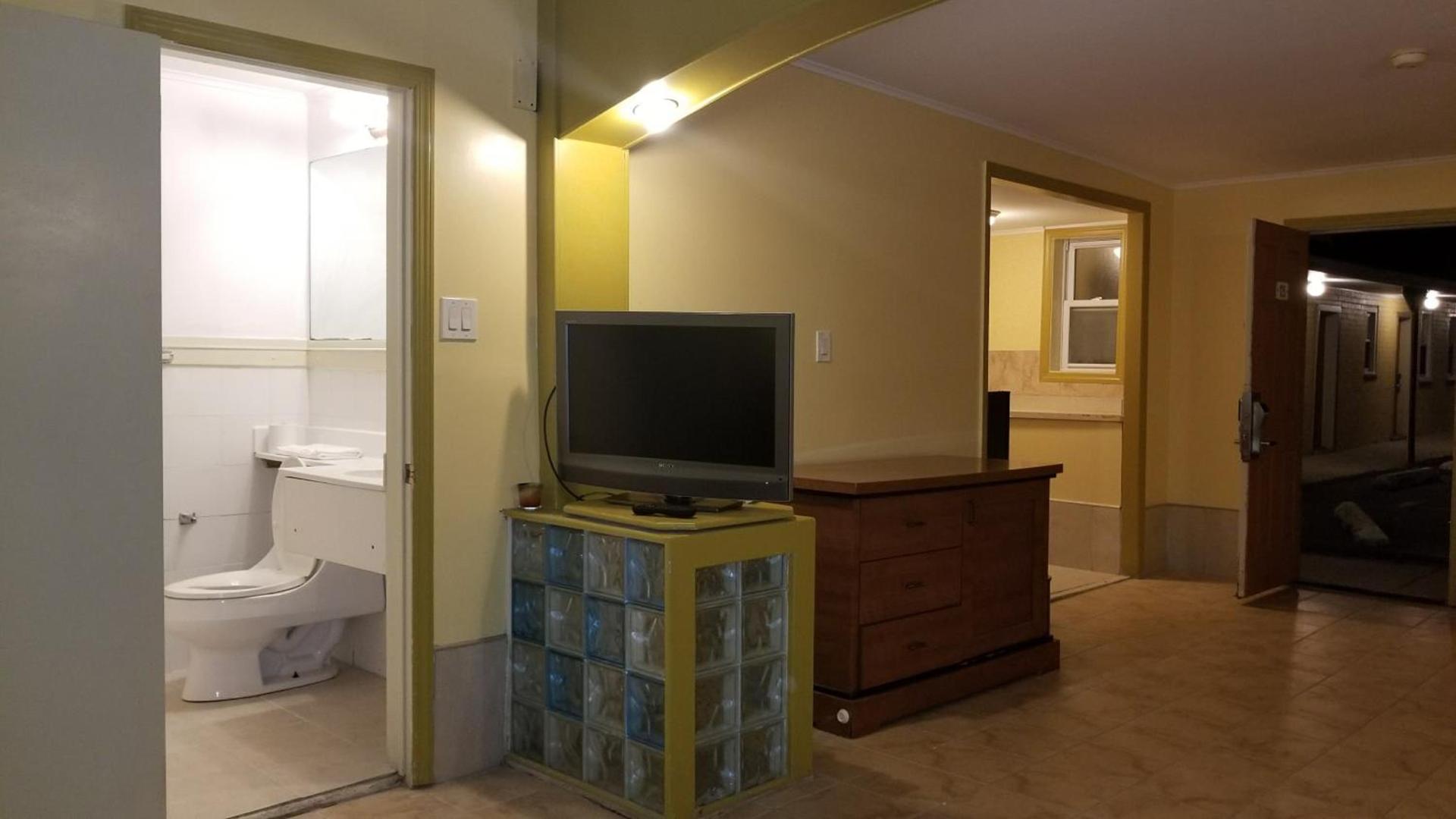 Luxury Inn photo 14