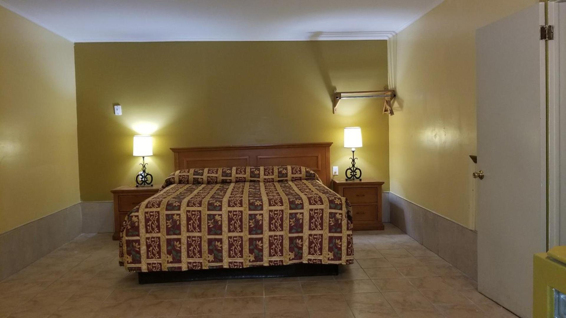 Luxury Inn photo 12